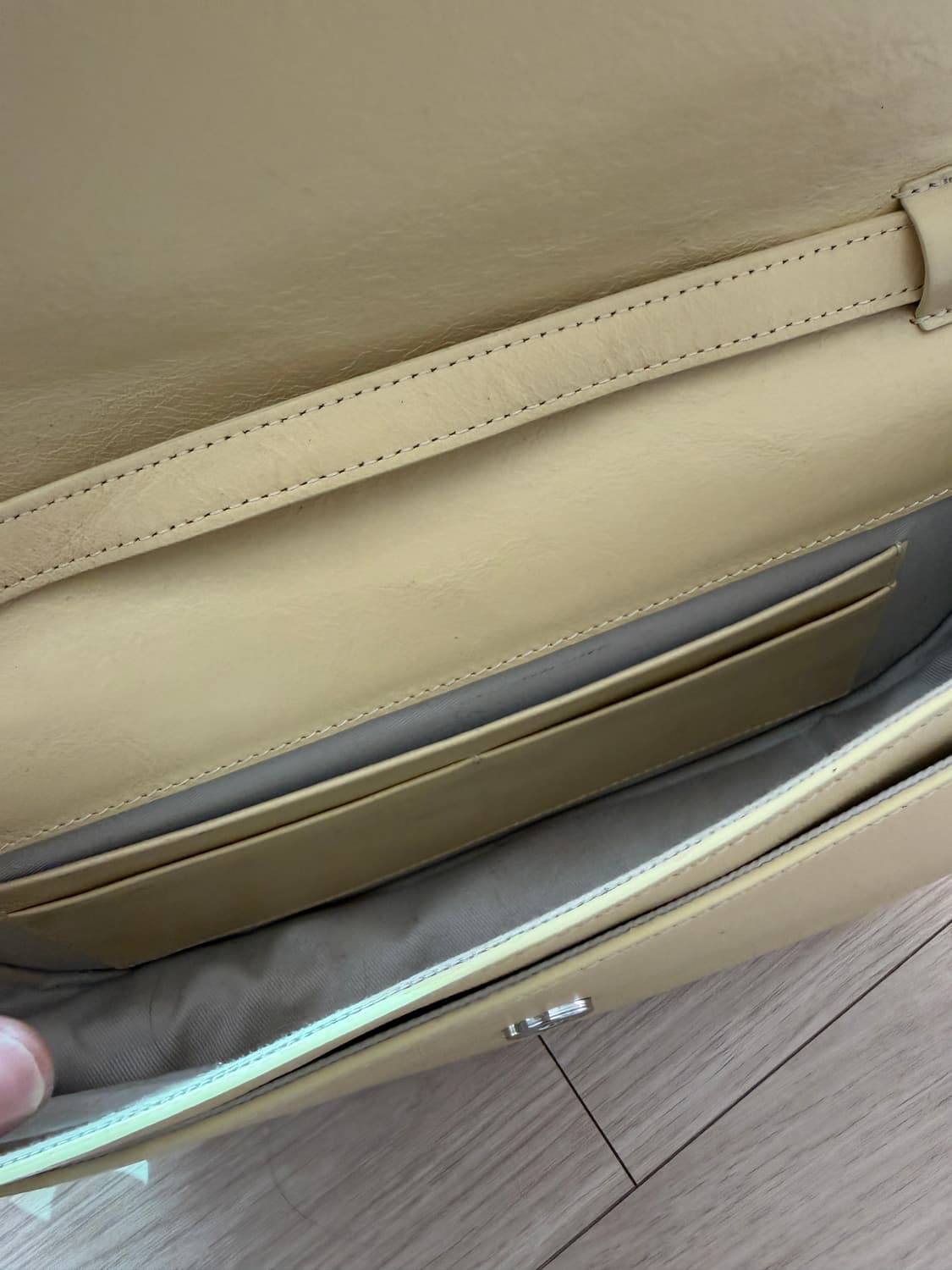 엘바테게브 가죽 숄더백 크로스백 레몬 옐로우 바게트백 상품이미지4