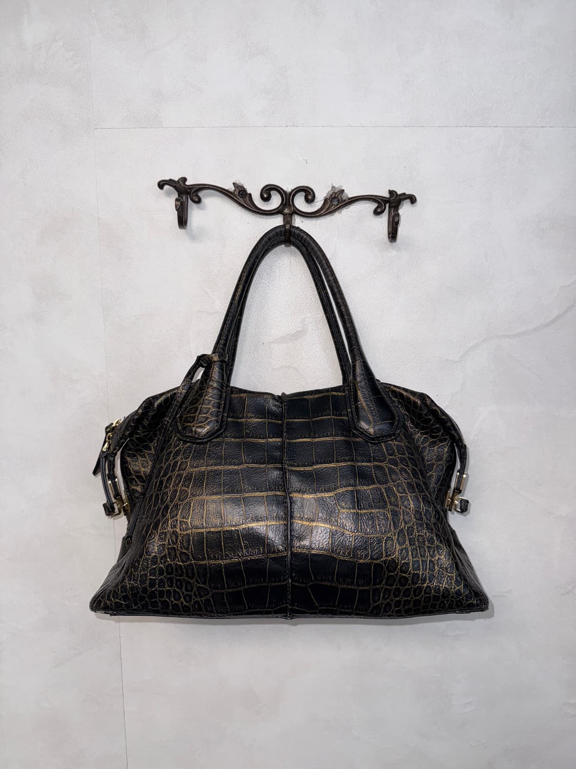 Morgan black gold python tote bag  상품이미지1