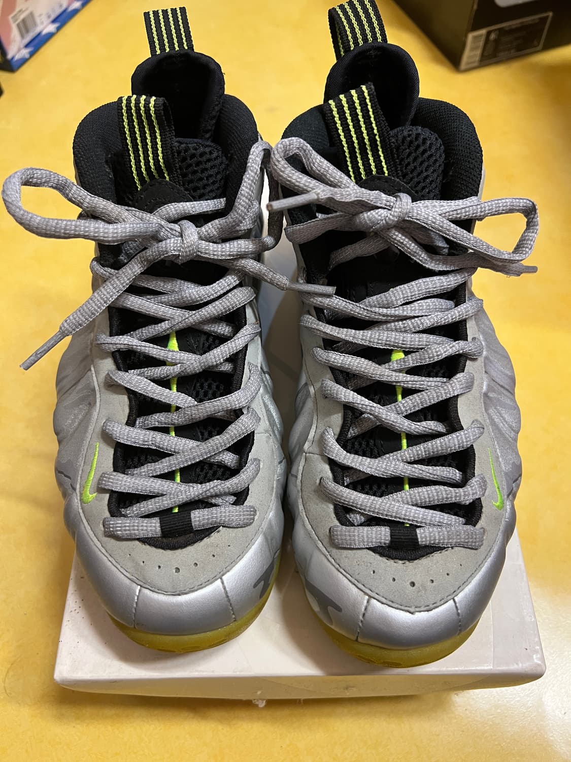 나이키 에어 폼포짓 원 상품이미지1