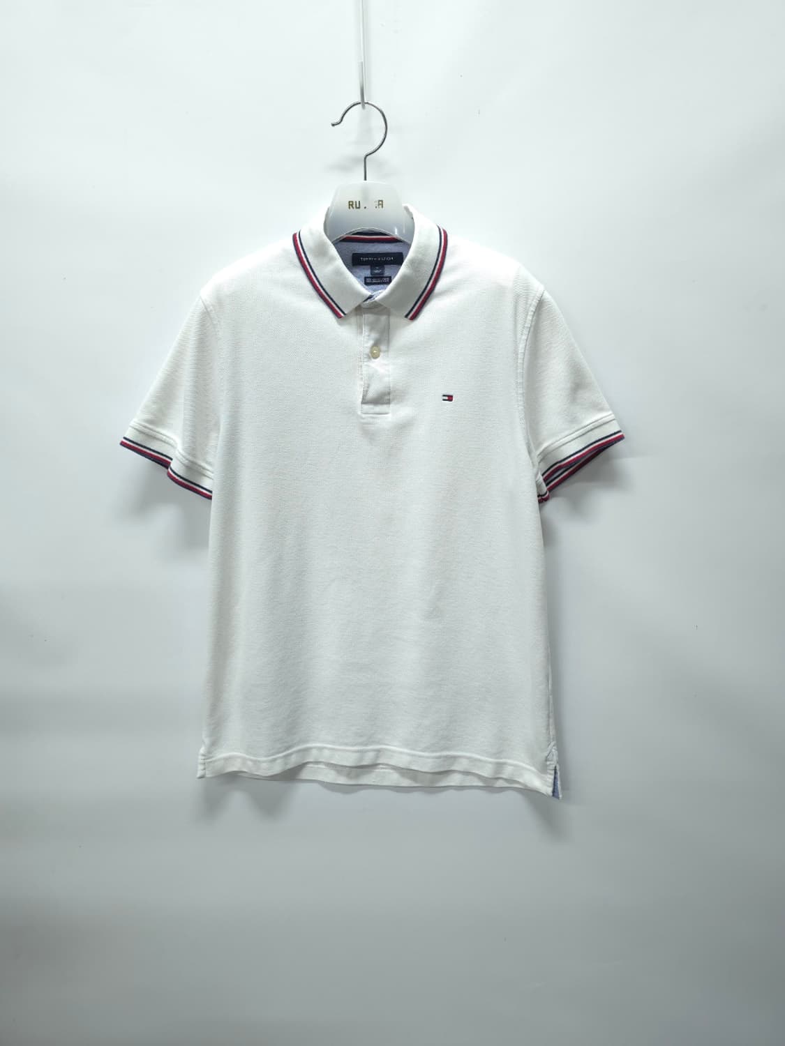 타미힐피거 화이트 배색 포인트 퍼포먼스 피케 반팔 카라티 (M) 상품이미지1