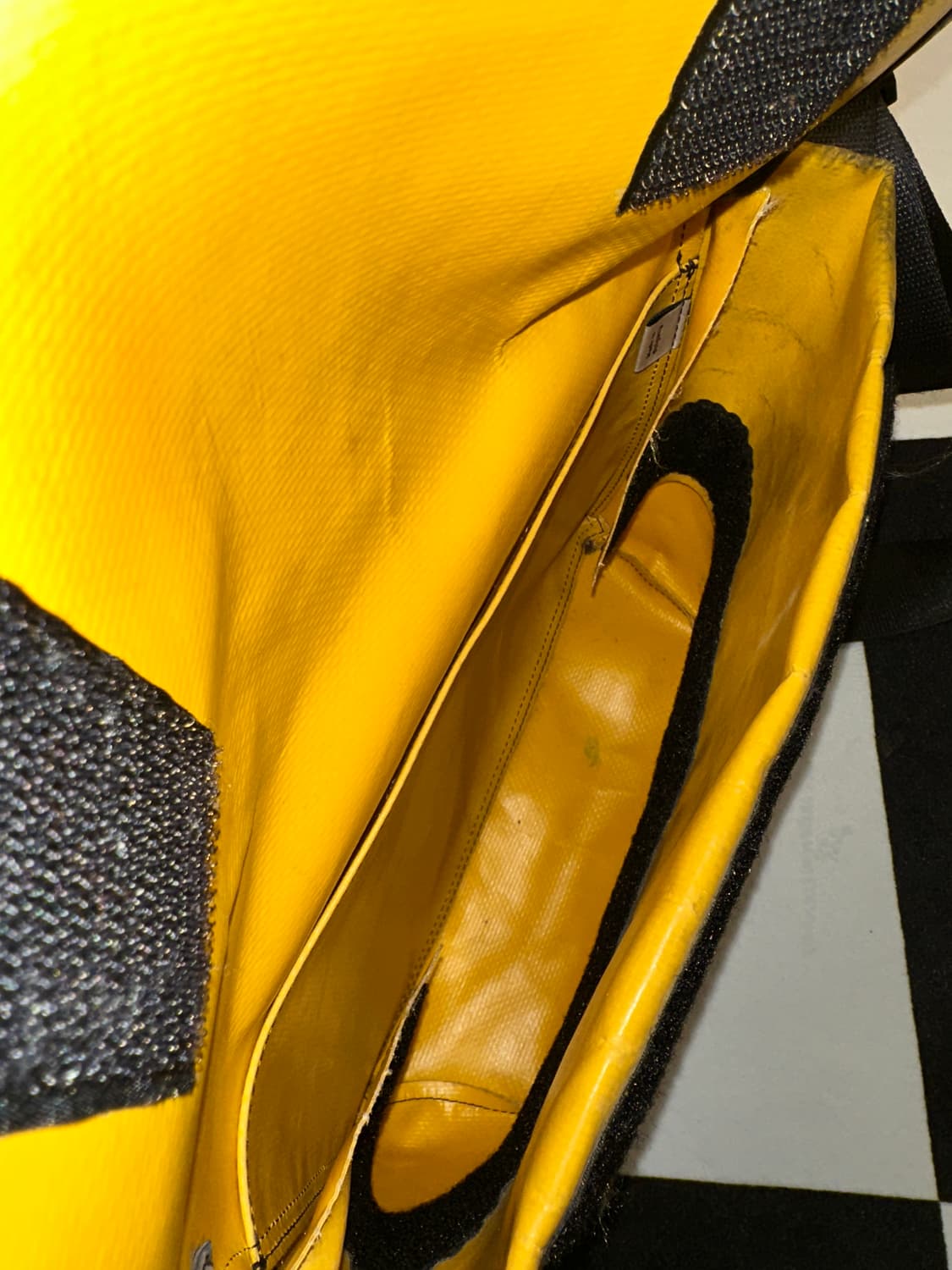 프라이탁 라씨 크로스 백 상품이미지5