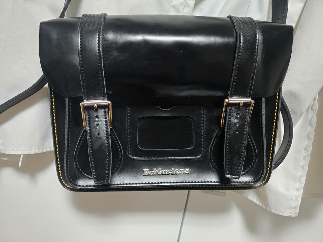 닥터마틴 11인치 사첼백 블랙 상품이미지1