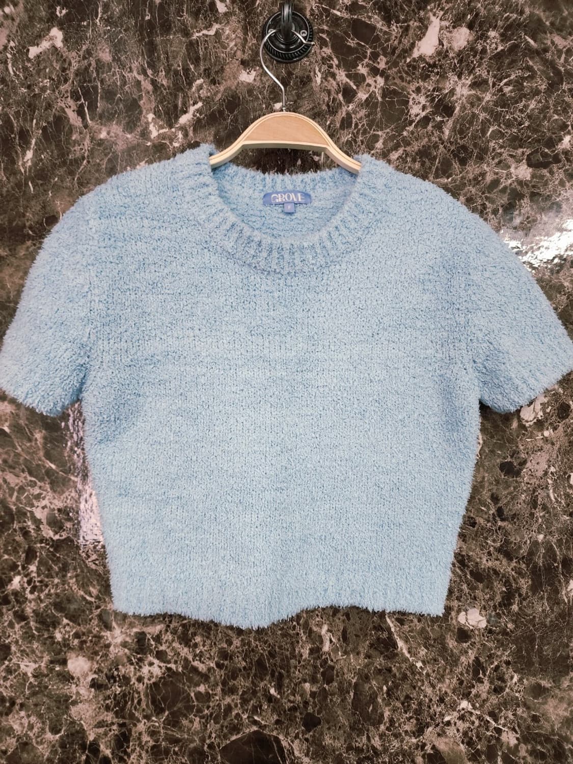 GROVE 브랜드의 하늘색 크롭 니트 상품이미지1