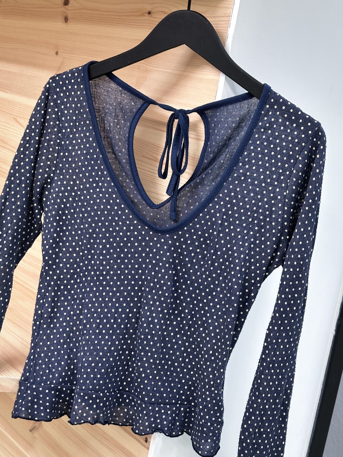 navy dot back hole top 상품이미지2