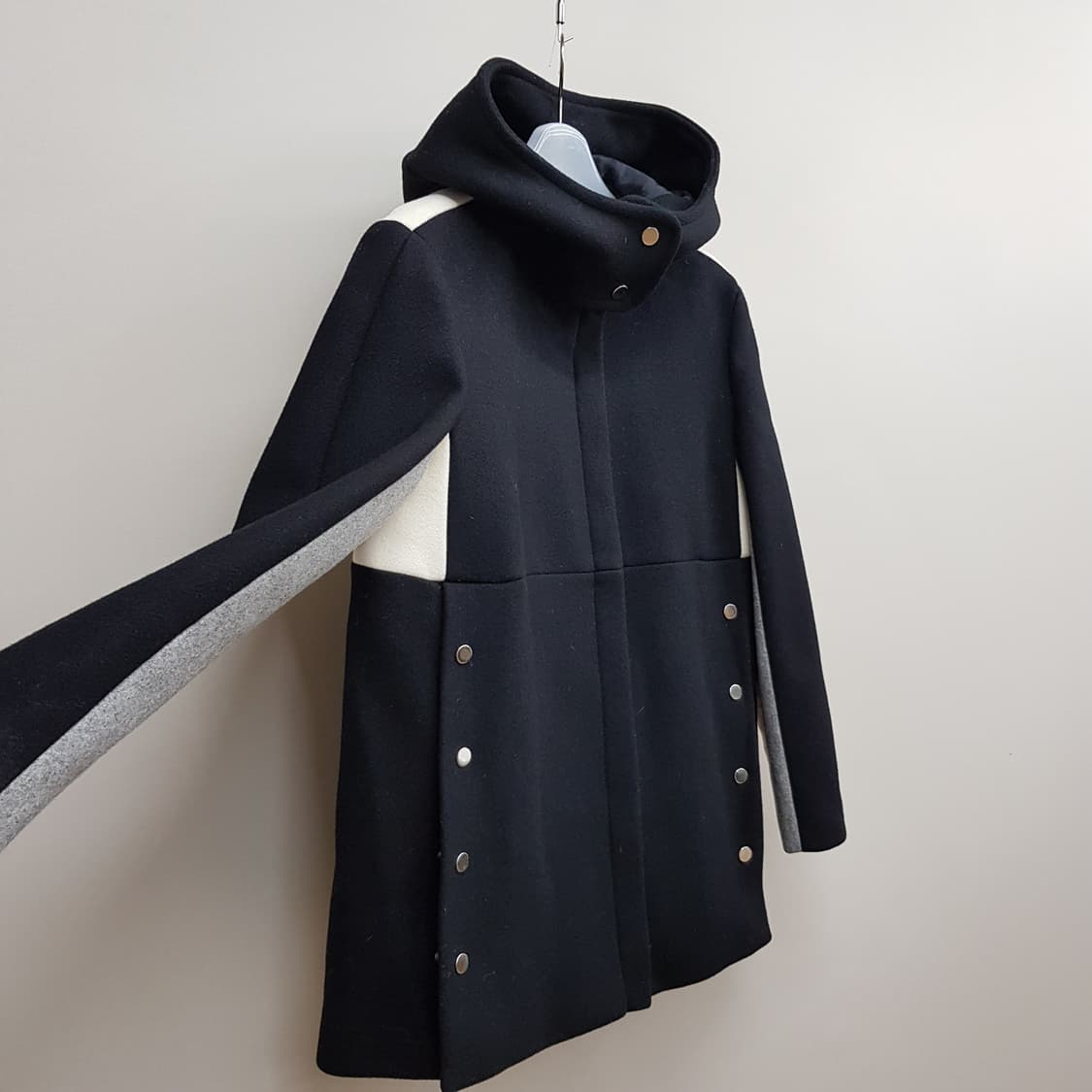 마쥬 MAJE  컬러 배색 후드 울 코트 36사이즈 상품이미지4