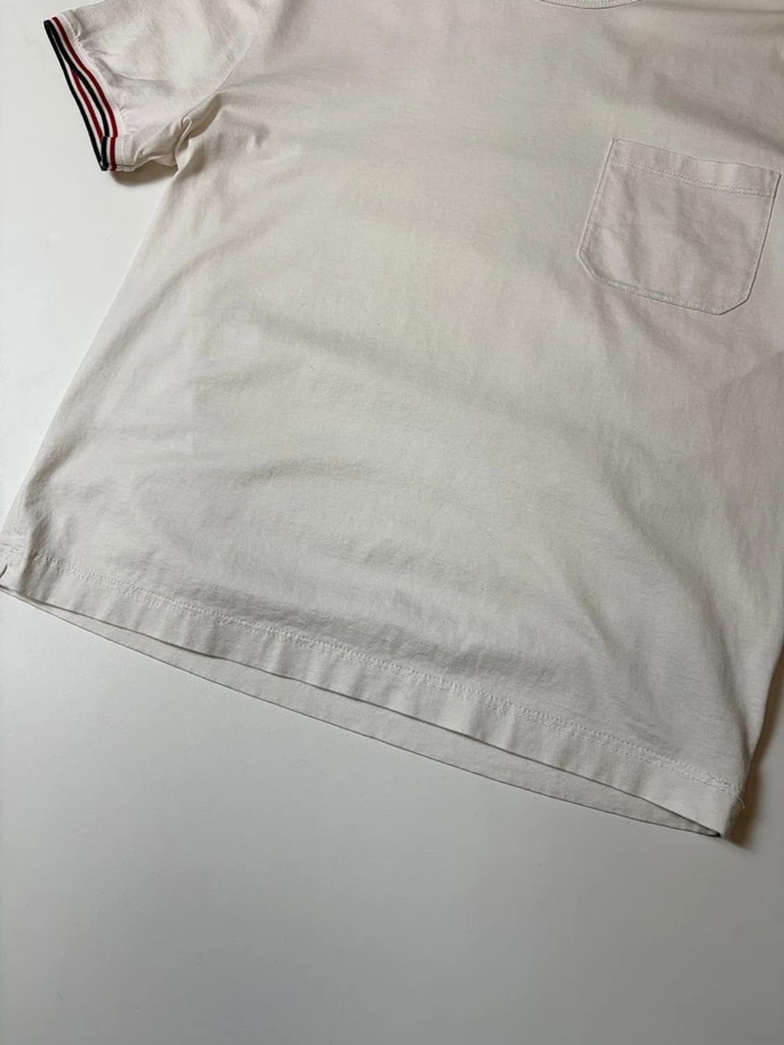 몽클레어 로고 와펜 삼선 반팔 티셔츠 PN9553 상품이미지4