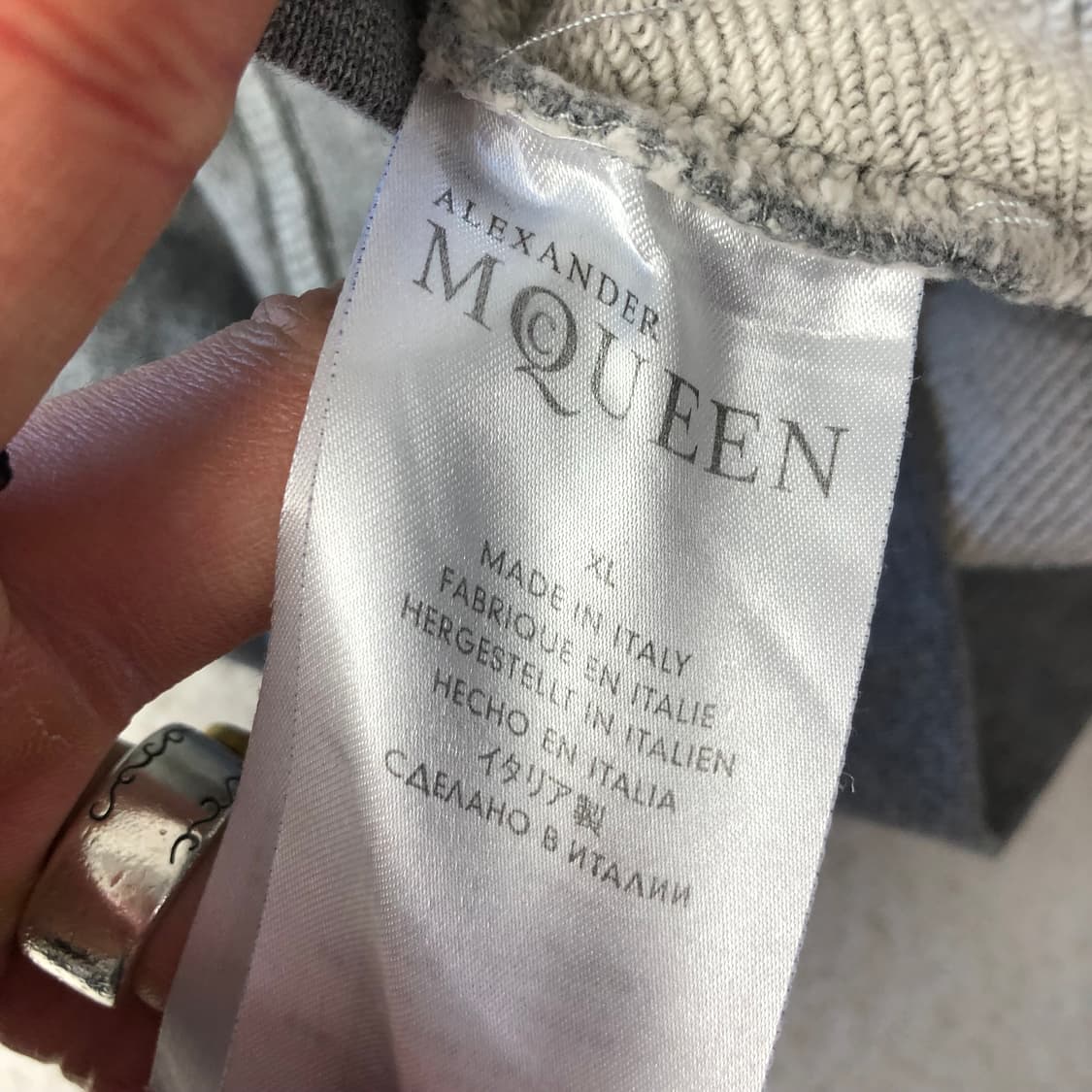 알렉산더 맥퀸 자수 맨투맨 상품이미지7