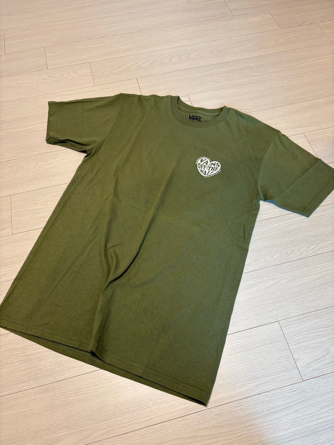 반스 카키 프린팅 티셔츠 M사이즈 상품이미지2