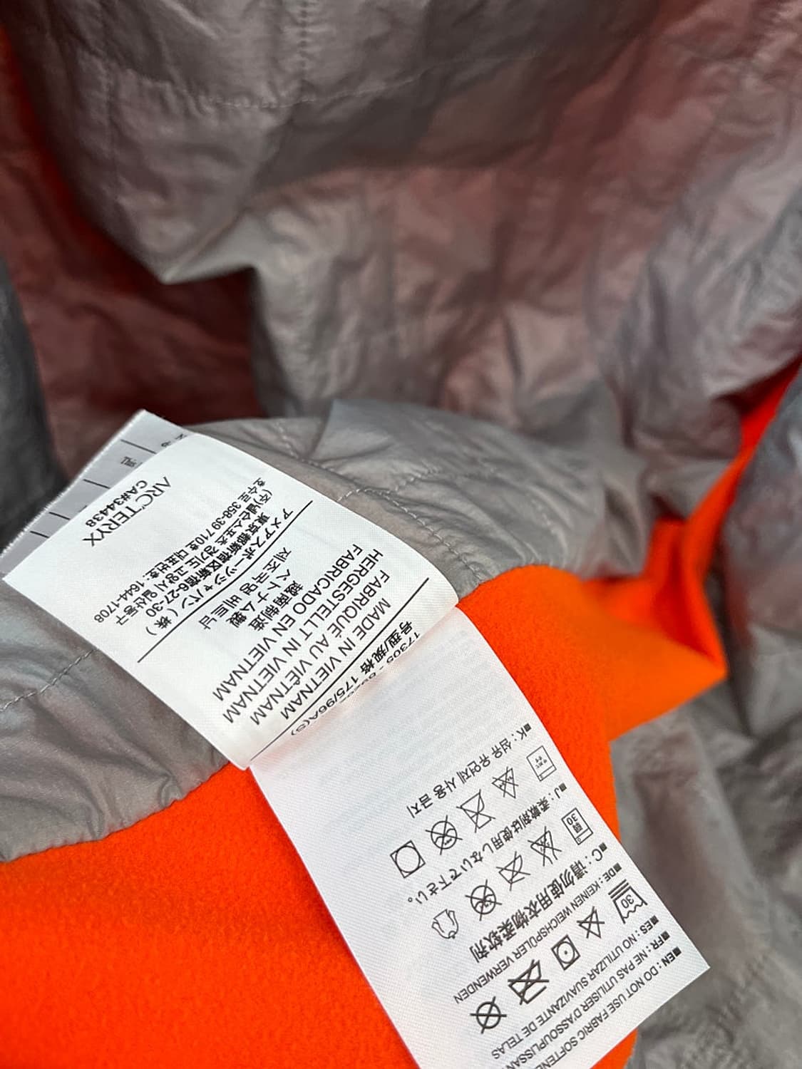 95) 아크테릭스 아톰 AR 경량 집업  상품이미지8