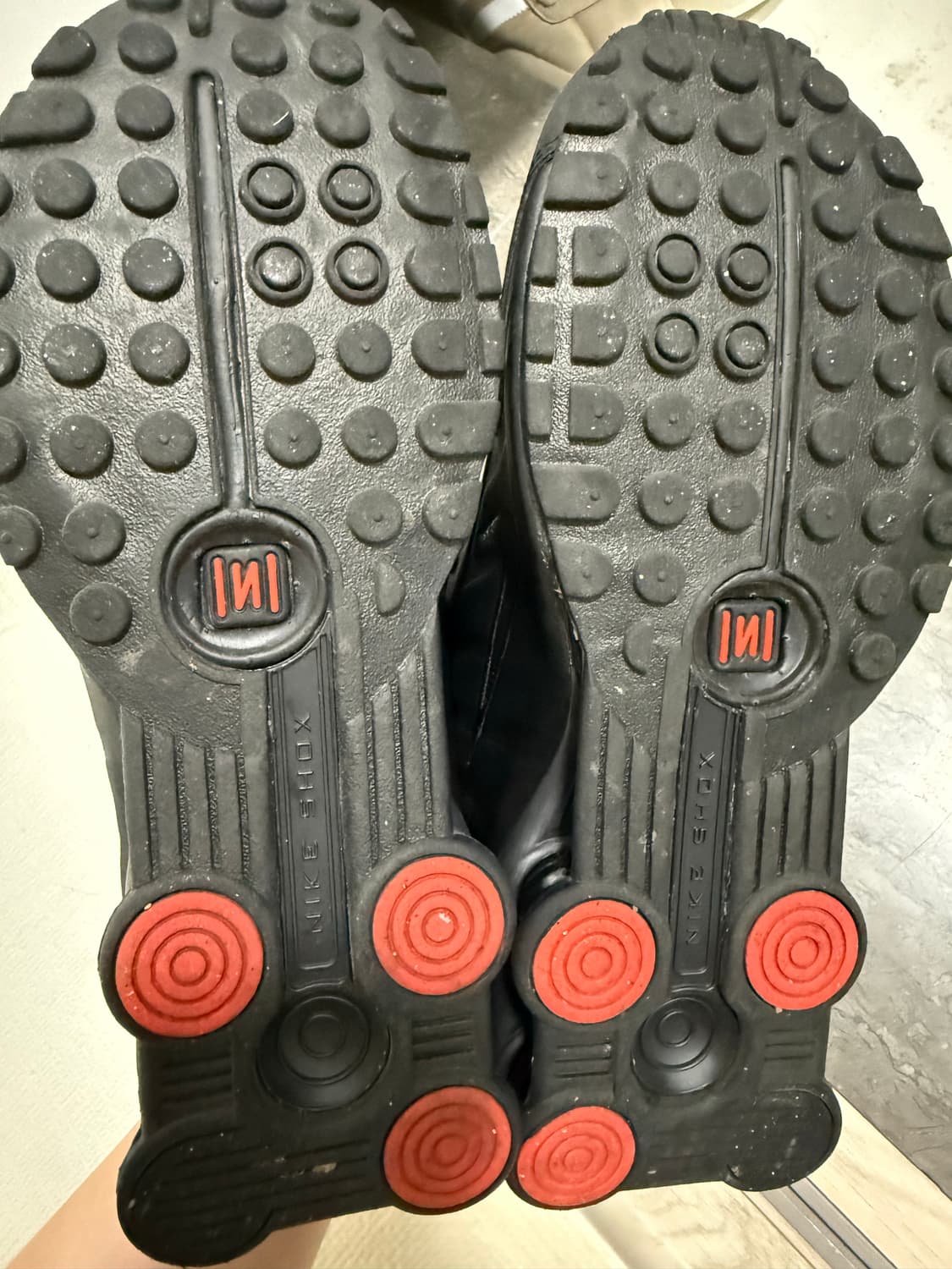 나이키샥스R4 블랙 255 상품이미지2