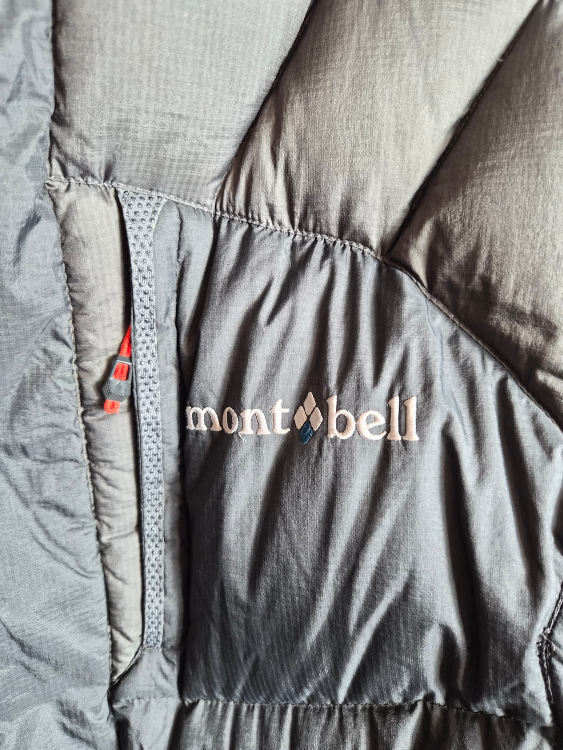 100) 몽벨 구스다운 패딩 팝니다 상품이미지3
