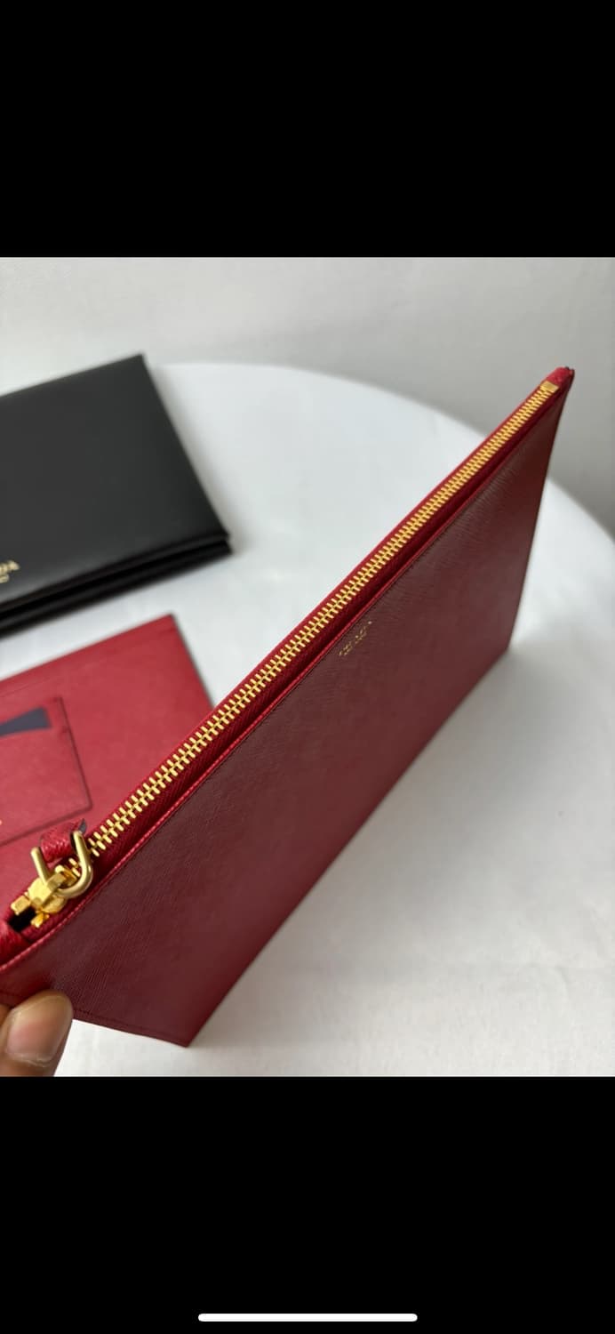 (새상품,정품)프라다 사피아노 레더 도큐먼트 클러치백 블랙 상품이미지6