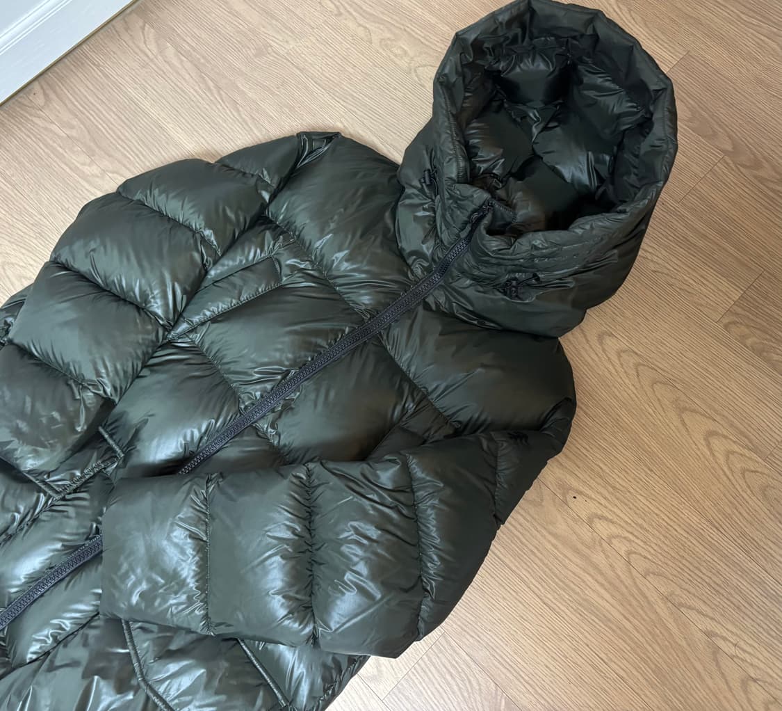 새상품급 코오롱 하이넥빅후드 뉴볼륨 구스다운  롱패딩 다크카키  sm 상품이미지5