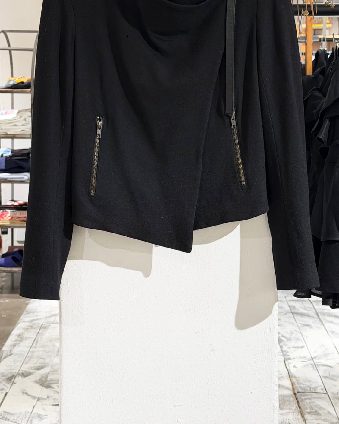 헬무트랭 블랙 울 스트랩 자켓 상품이미지5