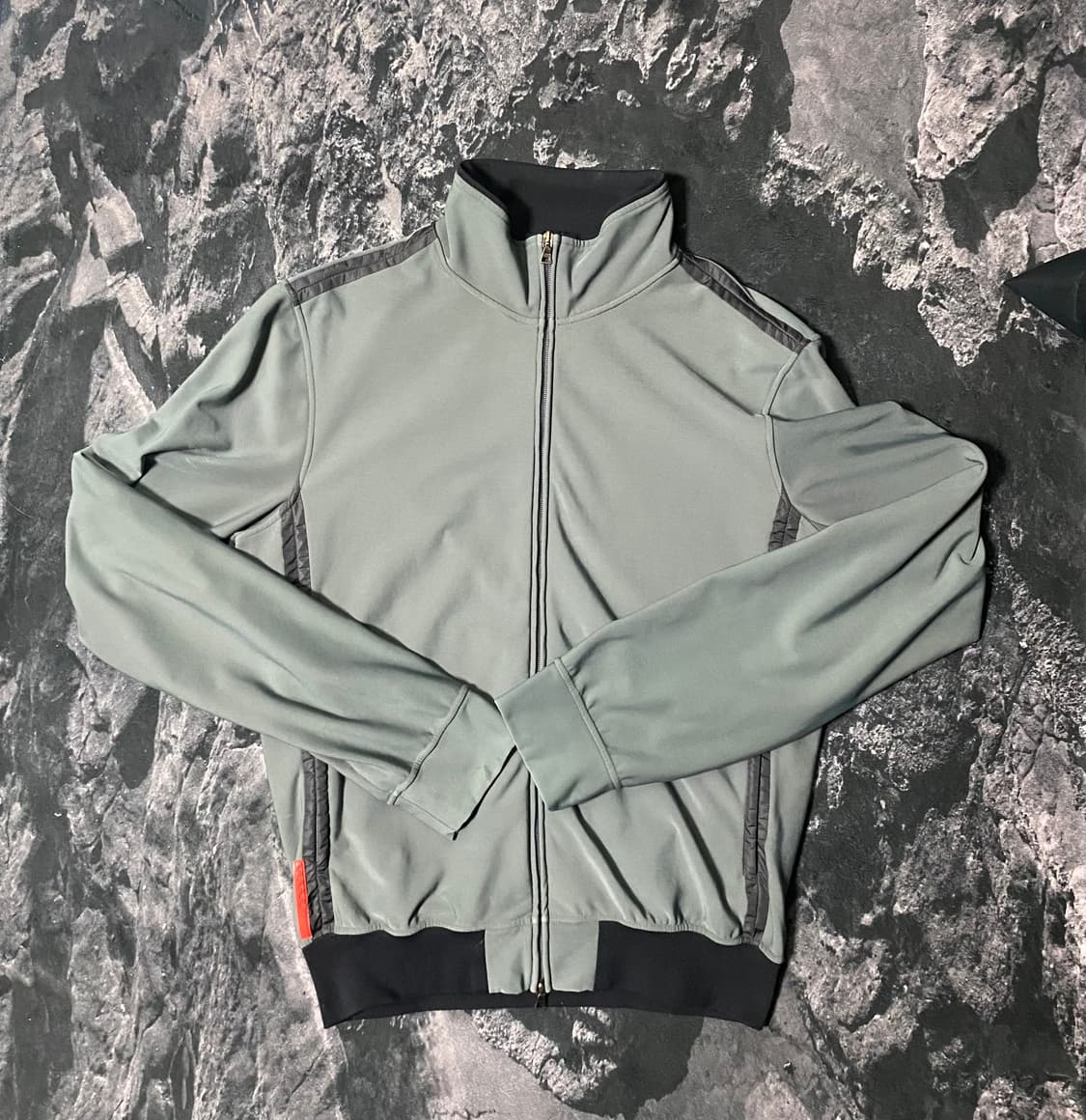 프라다 스포츠 집업 상품이미지1