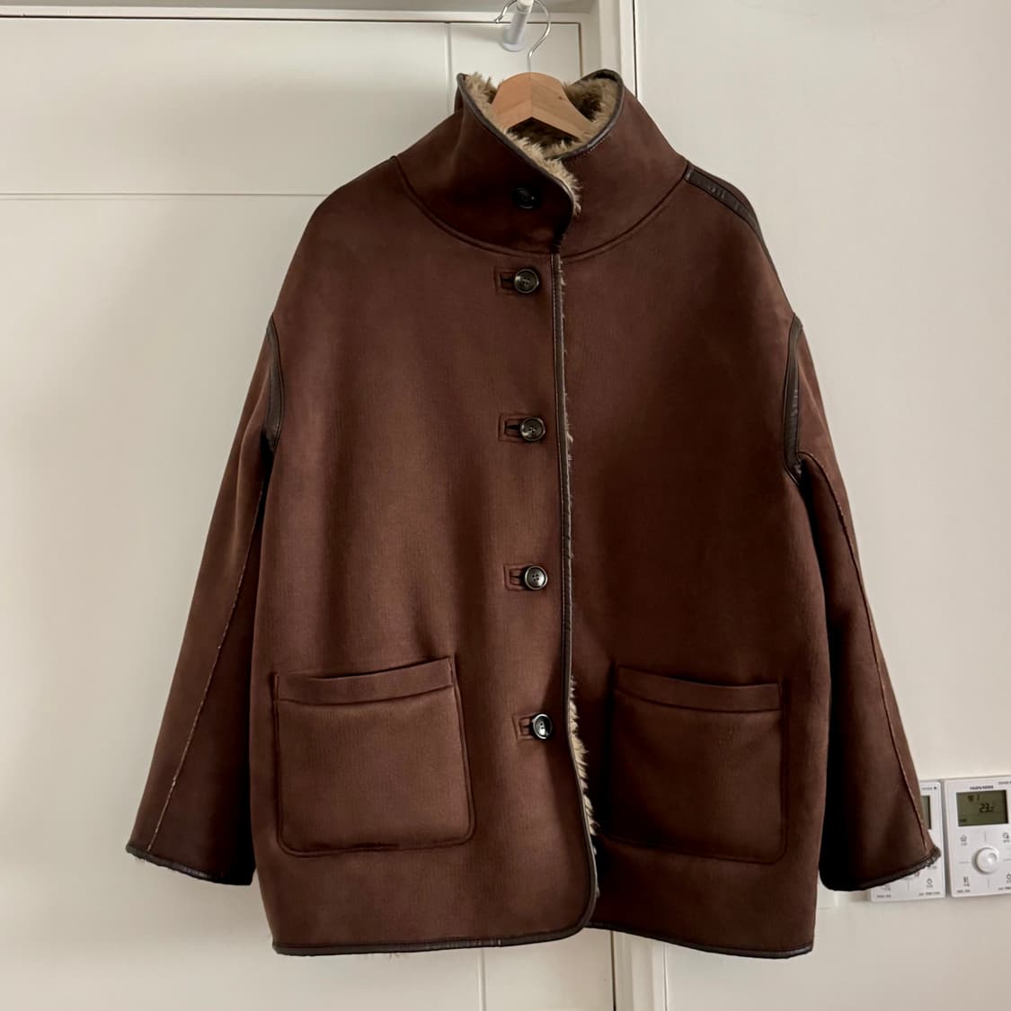 108파운드 Molly Reversible Shearling Coat 상품이미지5