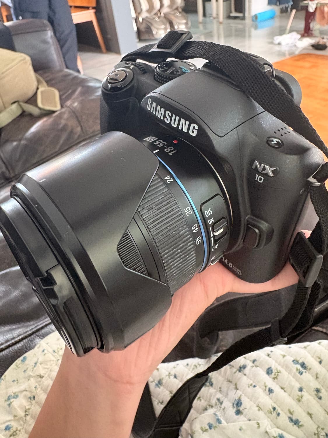 삼성 nx10 카메라 팔아요 상품이미지1