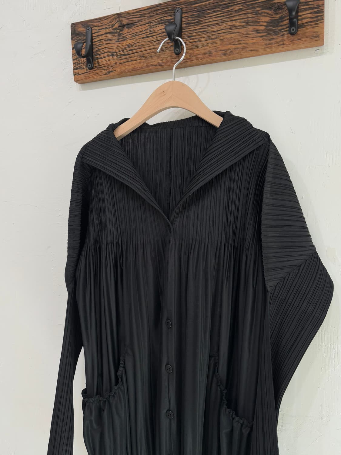 Pleats Please 플리츠플리즈 블랙컬러 버튼 포켓 셔츠 상품이미지5