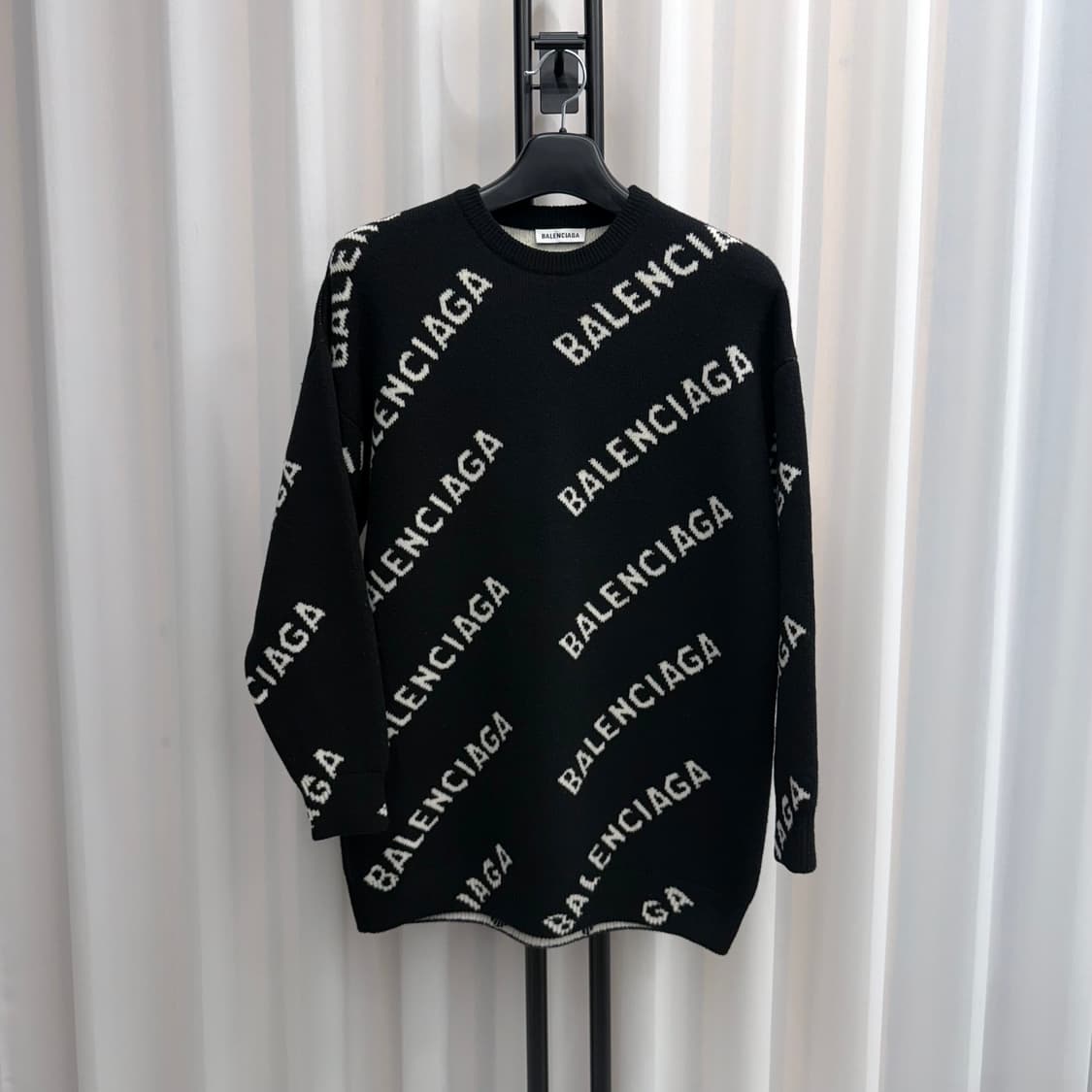 [백화점판/ S] 발렌시아가 멀티로고 니트 블랙 상품이미지1