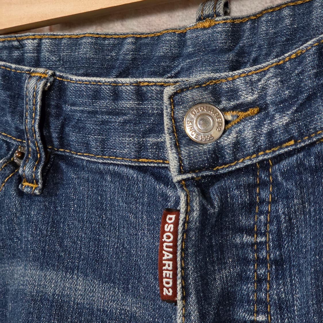 디스퀘어드2 가죽패치 데미지 중청 데님팬츠 상품이미지3