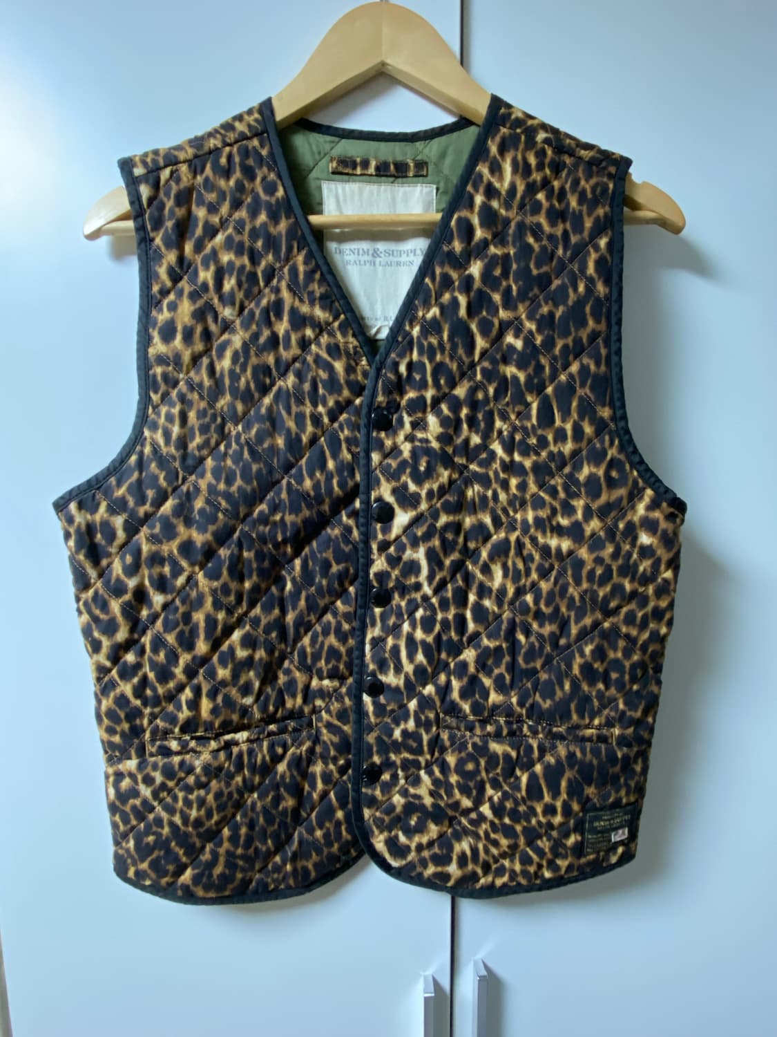 데님앤서플라이 레오파드 베스트 판매합니다. 상품이미지1