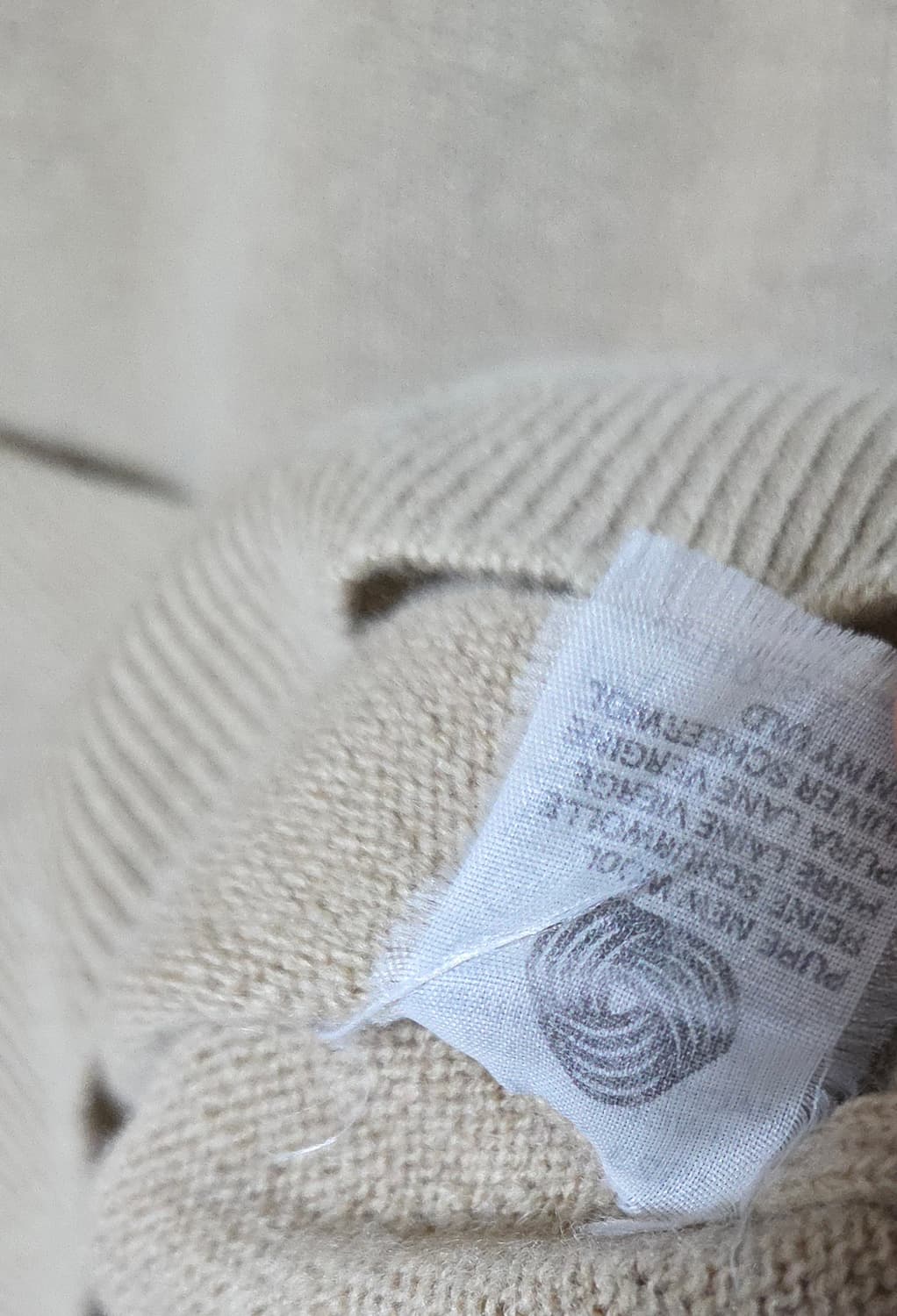 (착샷) 버버리 니트 베스트 조끼 기마로고 상품이미지5