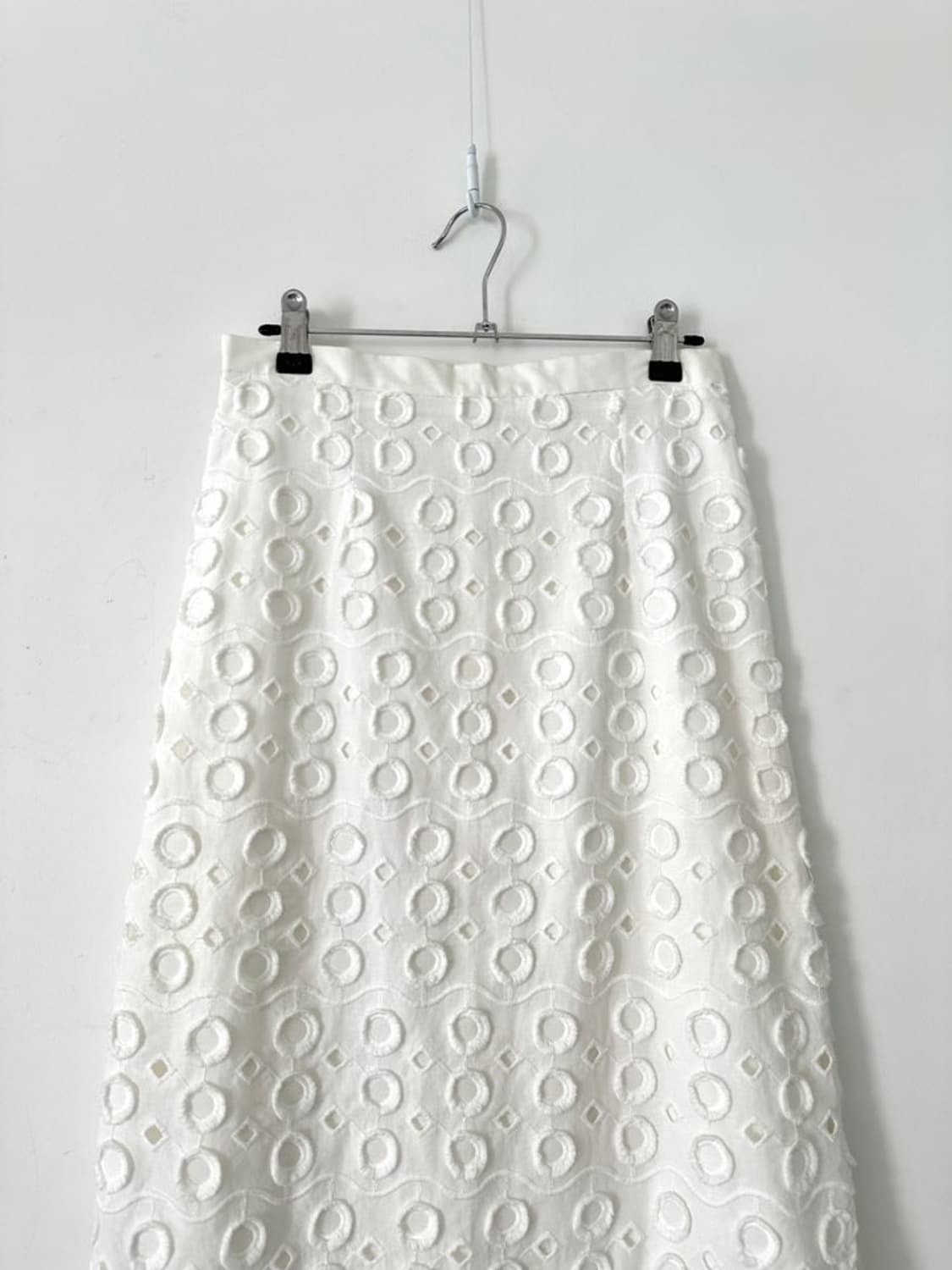 Circle punching layered skirt / white  상품이미지4
