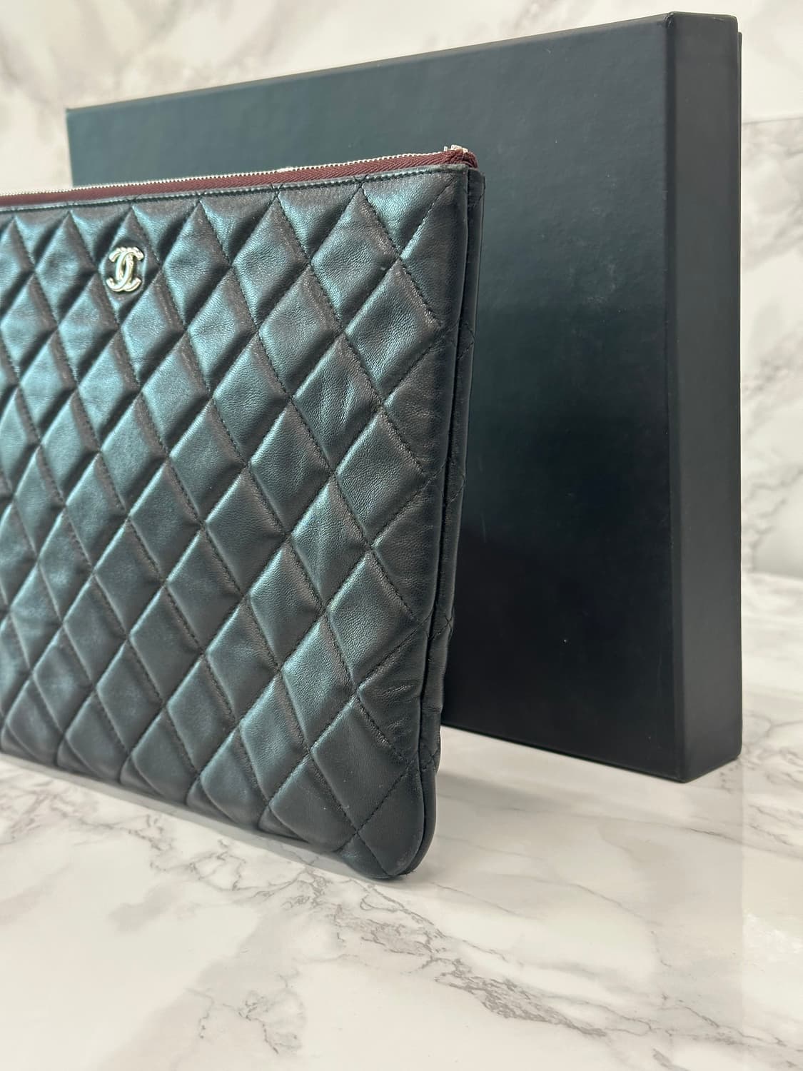 [풀구성] 샤넬 클래식 미디움 카프스킨 실버 클러치 상품이미지3