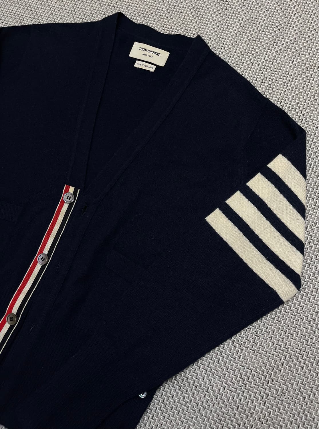 톰브라운 가디건 상품이미지2