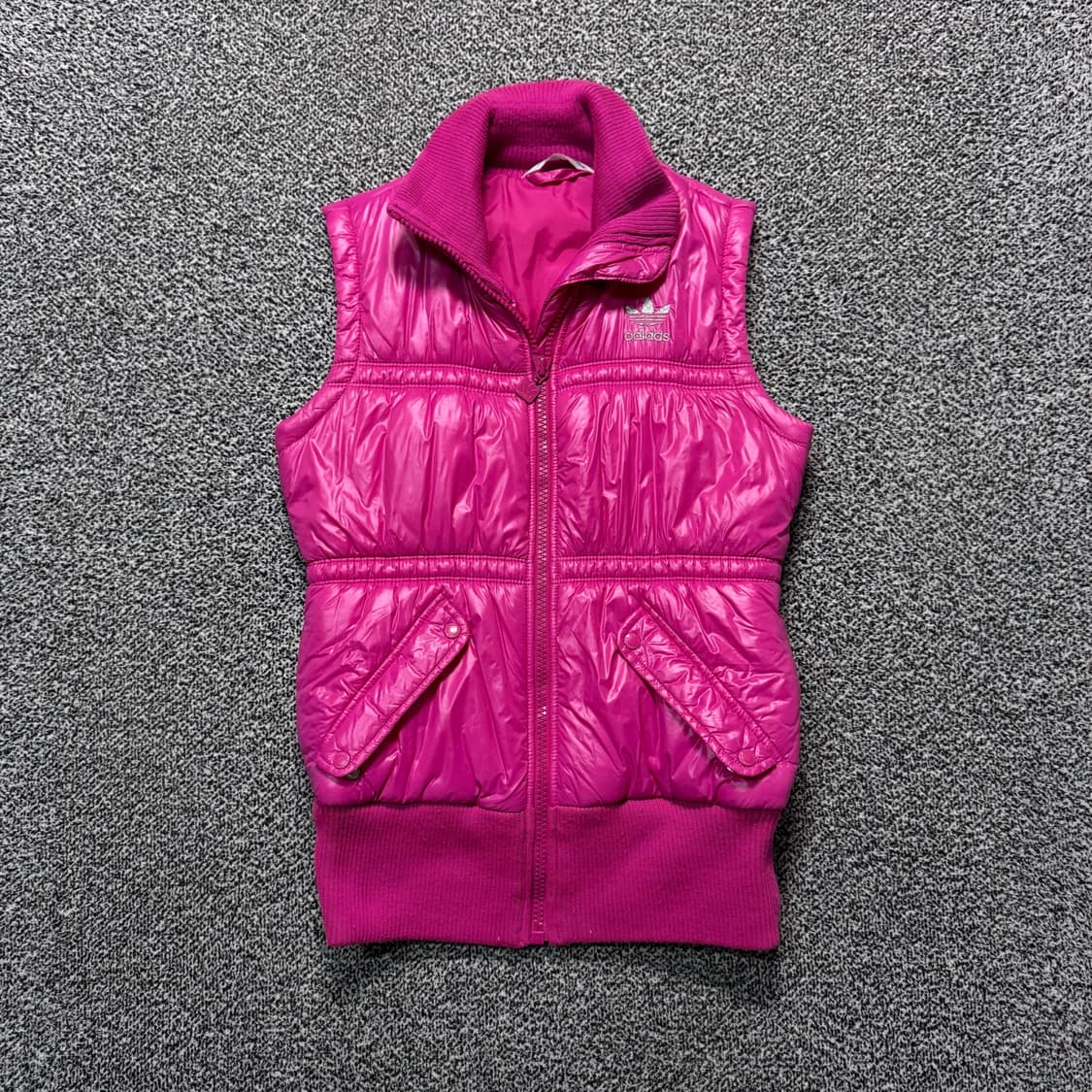 Name : 아디다스 실버로고 핑크컬러 조끼 패딩 :)  상품이미지1