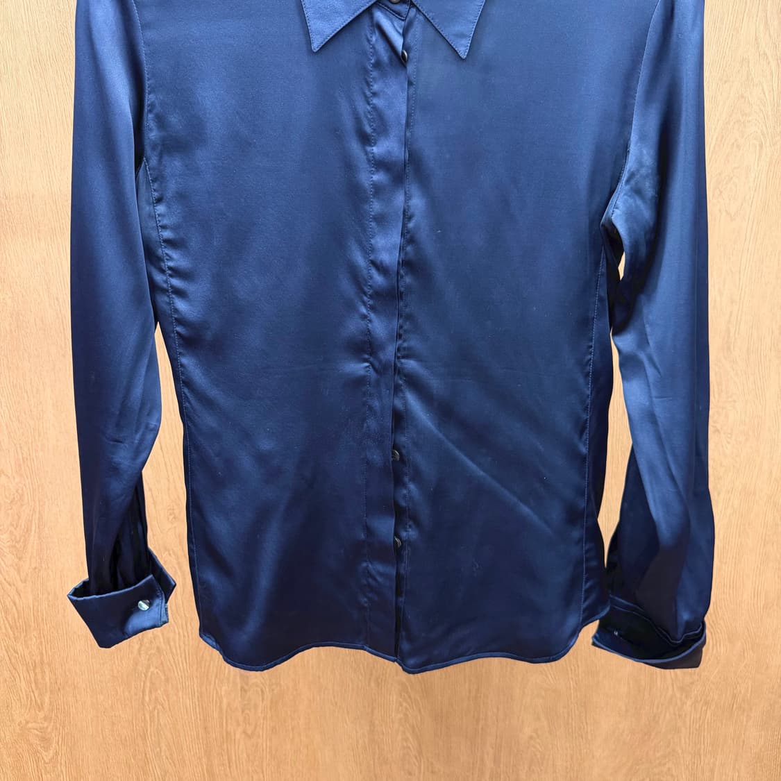아르마니 꼴레지오니 블라우스 셔츠 버튼 커프스 무지 디테일 네이비 상품이미지5