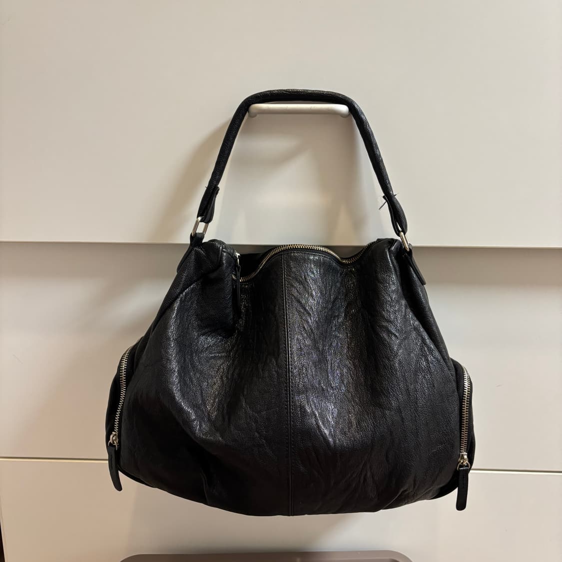 GENUINE LEATHER 블랙 가죽 숄더백 상품이미지2