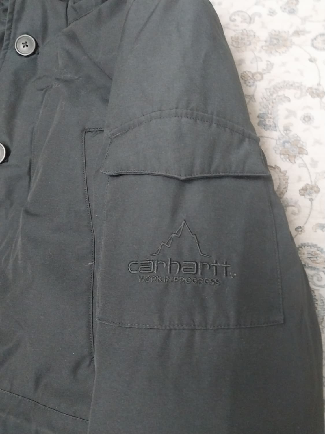 칼하트 블랙 후드 패딩 S (크게나옴) 상품이미지3