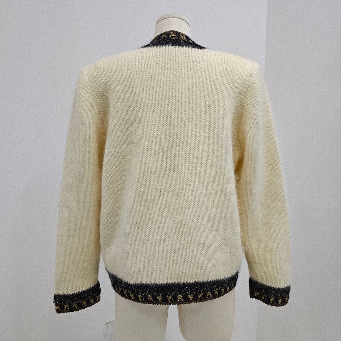 아이보리 트위드 배색 골드버튼 울 가디건 자켓 상품이미지3