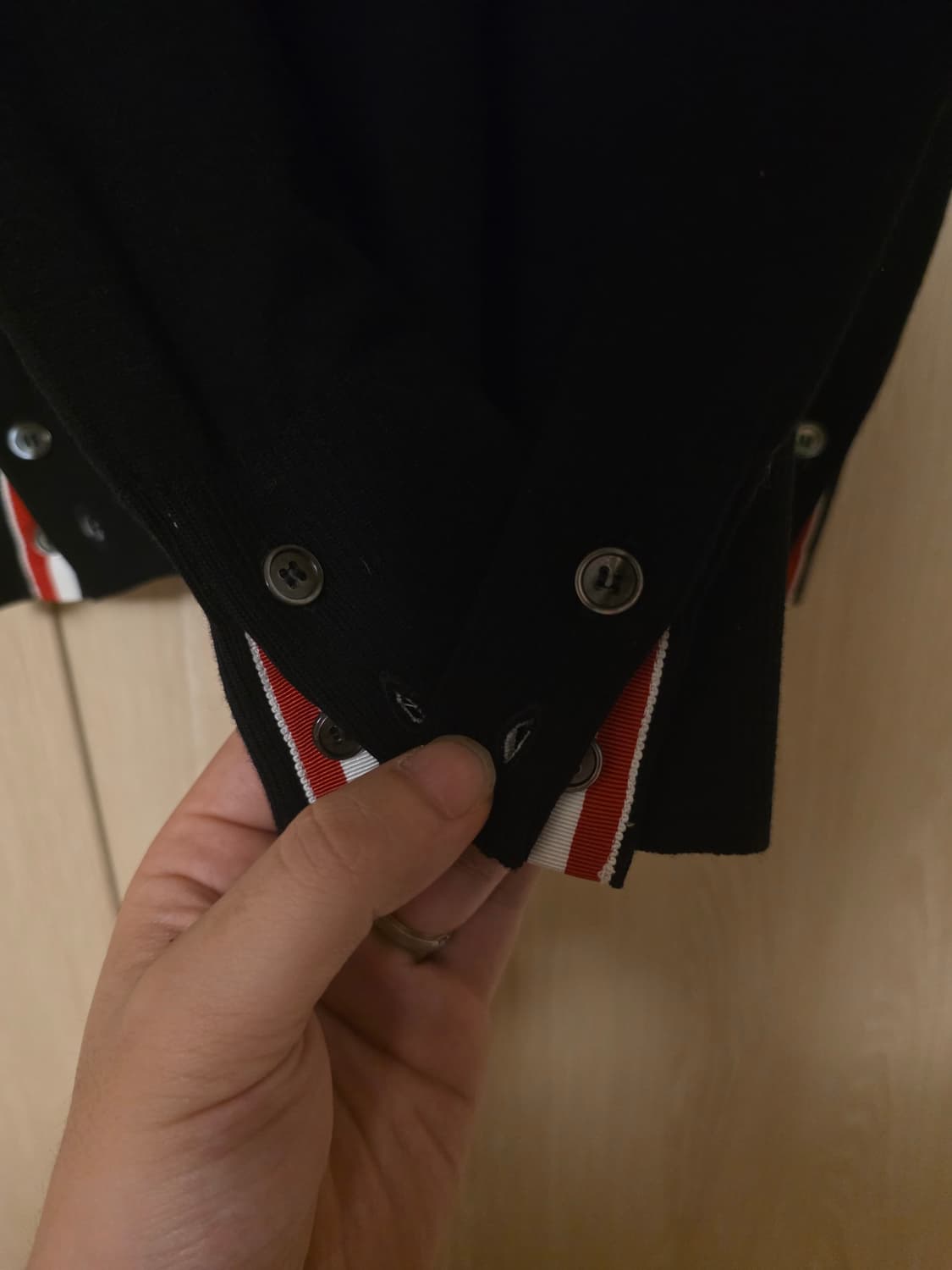 톰브라운 사선완장 메리노울 니트 4사이즈 네이비 상품이미지4