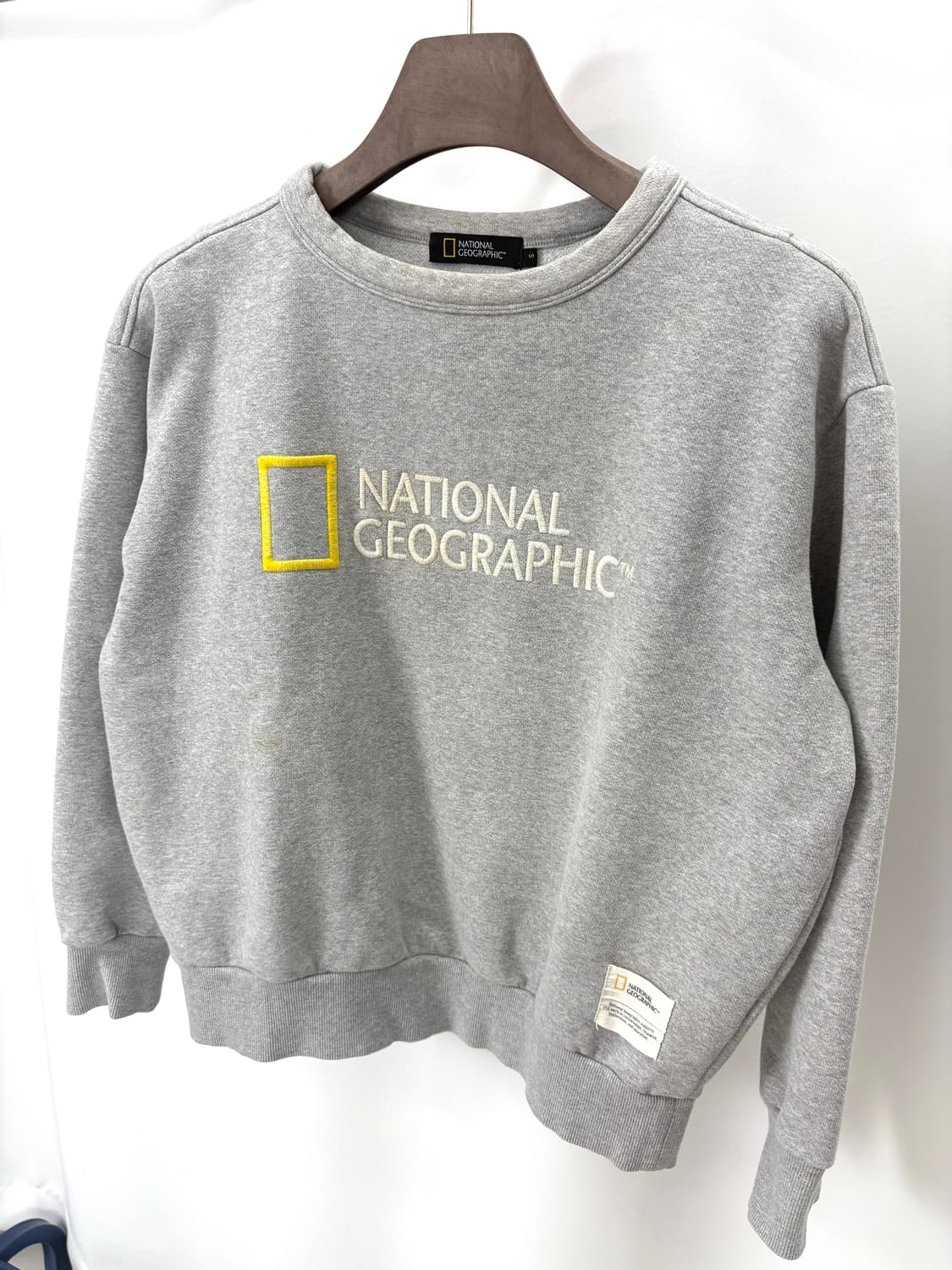  [XL]내셔널지오그래피 그레이 맨투맨CK9759 상품이미지4