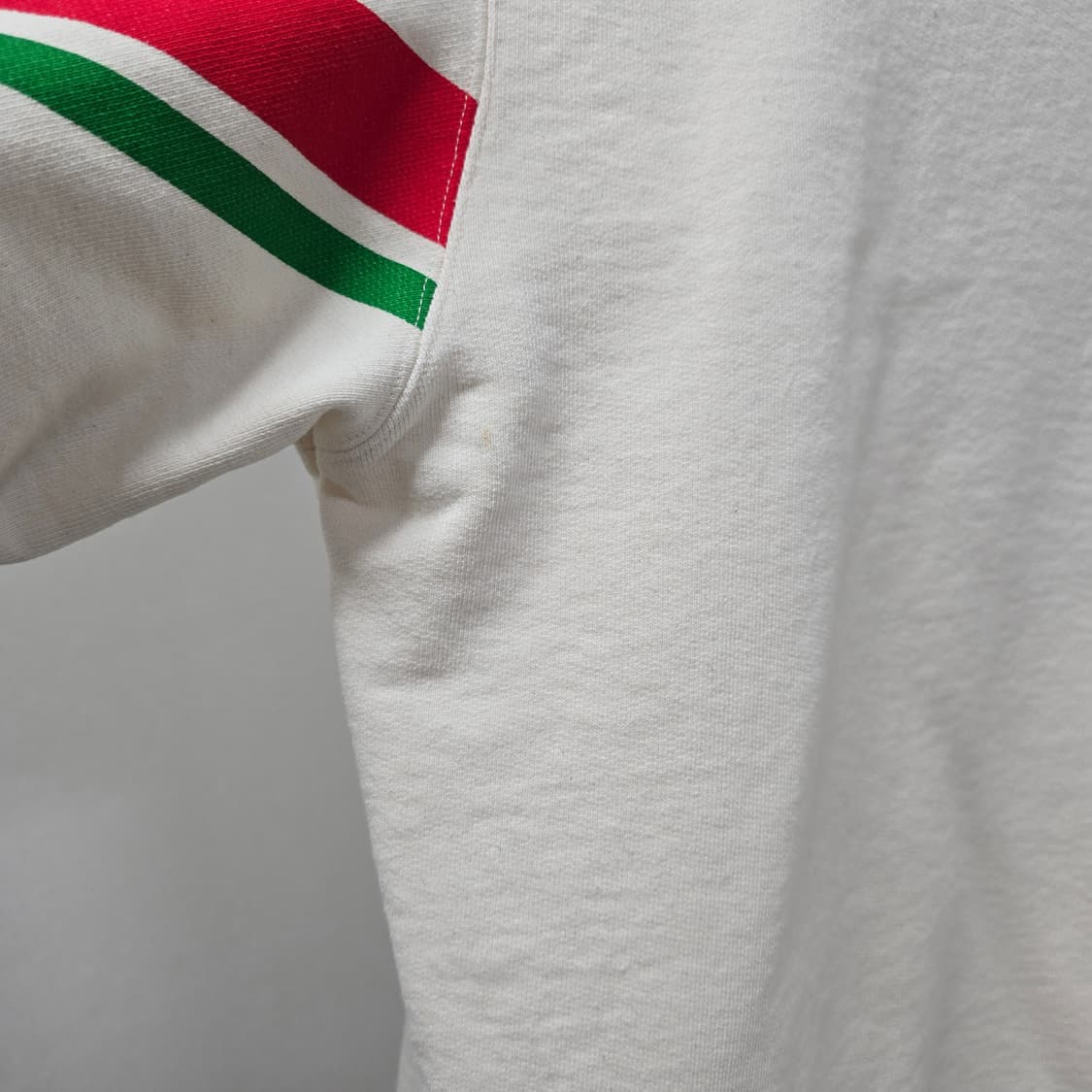 구찌 인터로킹 G 로고 맨투맨 L사이즈 105 판매 상품이미지2