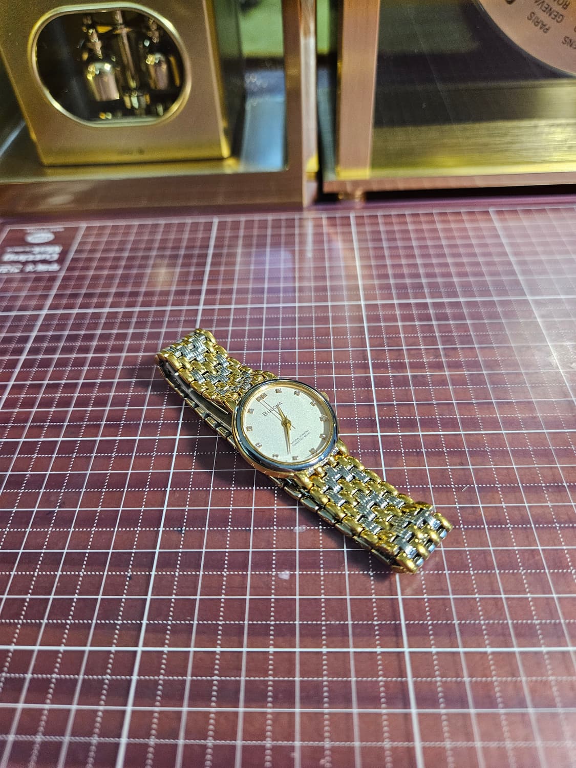 부로바 다이아몬드 여성용 콤비 쿼츠 시계 상품이미지5