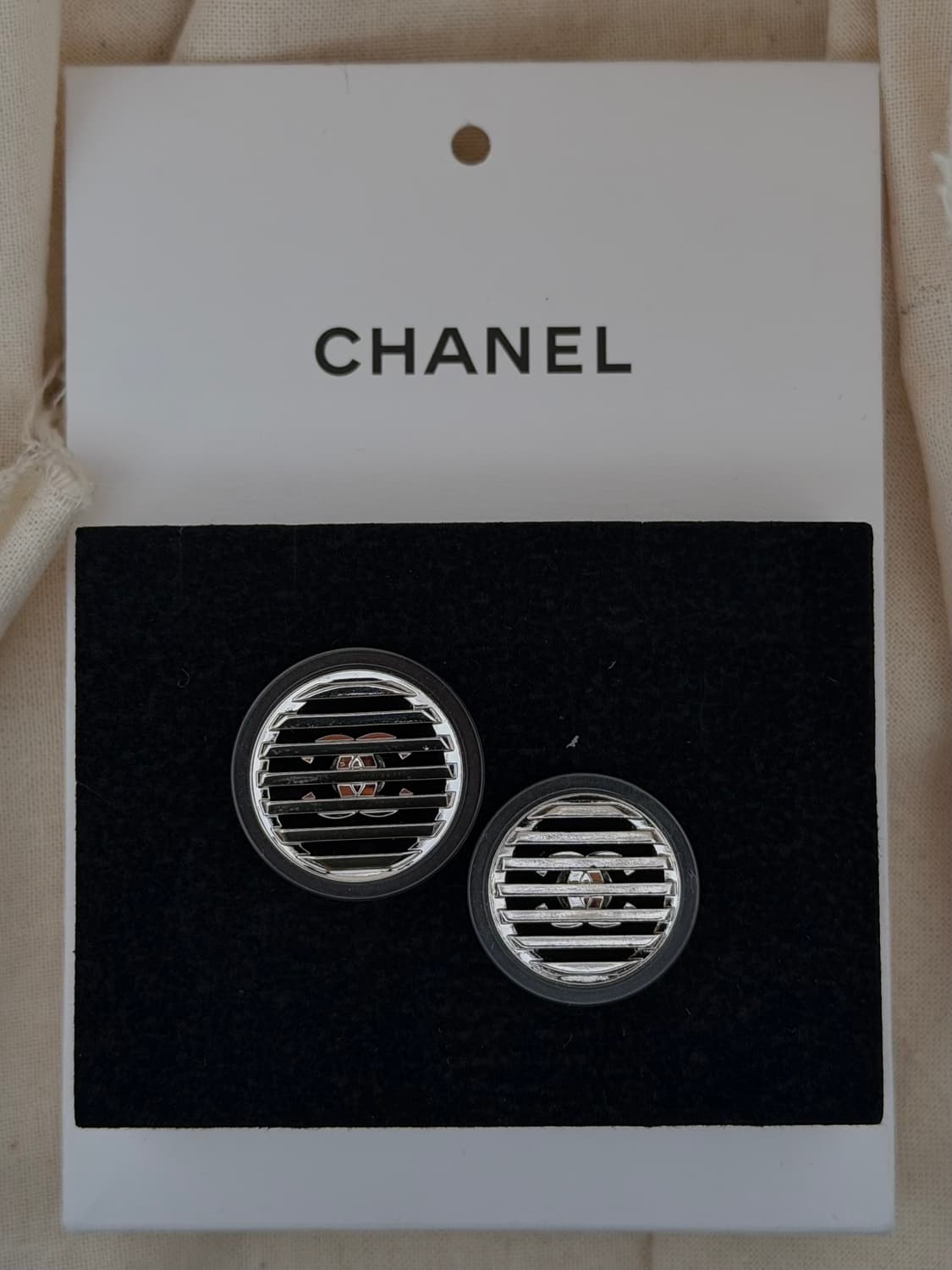 2017s / 샤넬 정품 버튼 리싸이클 이어링 귀걸이 상품이미지2