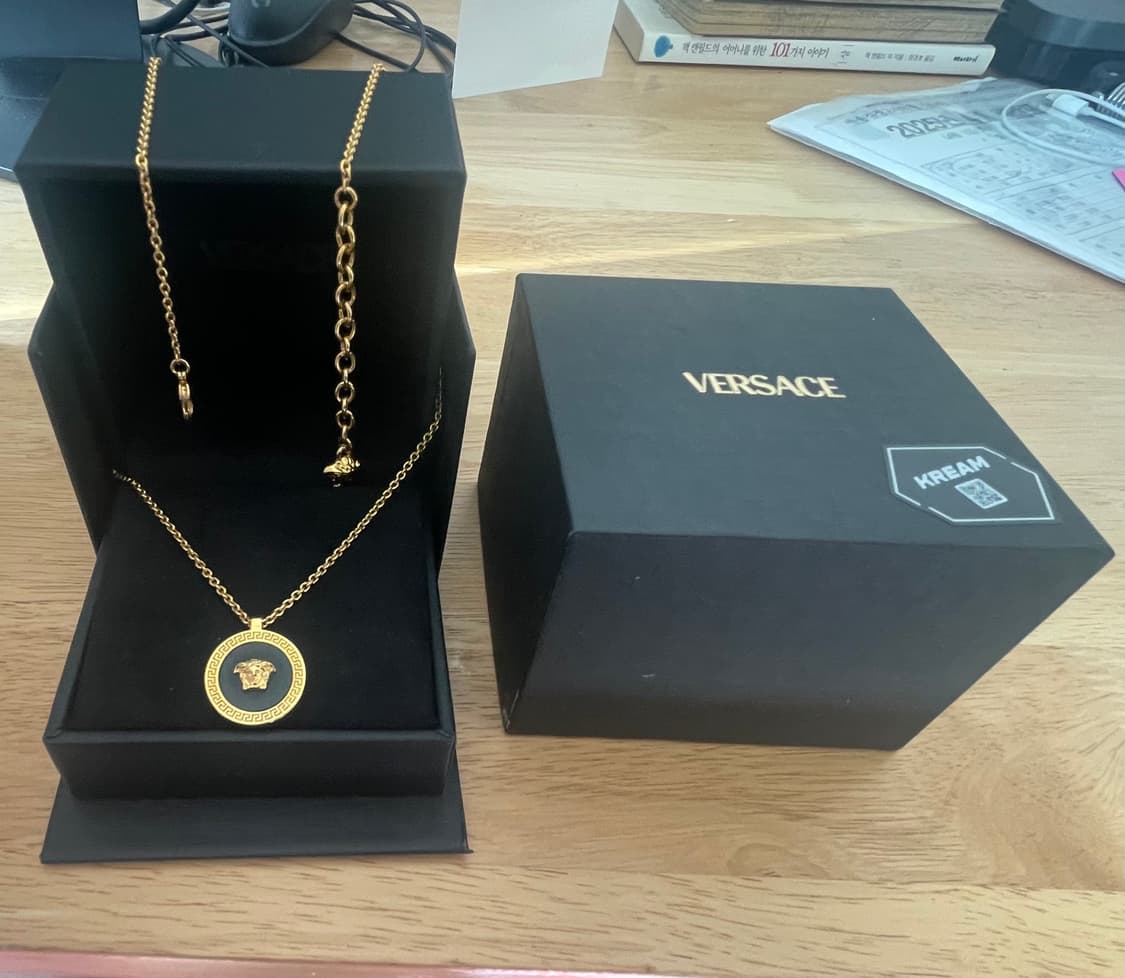 베르사체 메두사 목걸이 크림 정품 상품이미지3