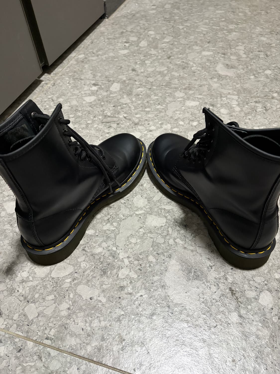 (W) 닥터마틴 1460 스무스 레더 레이스업 부츠 블랙 8홀 상품이미지5