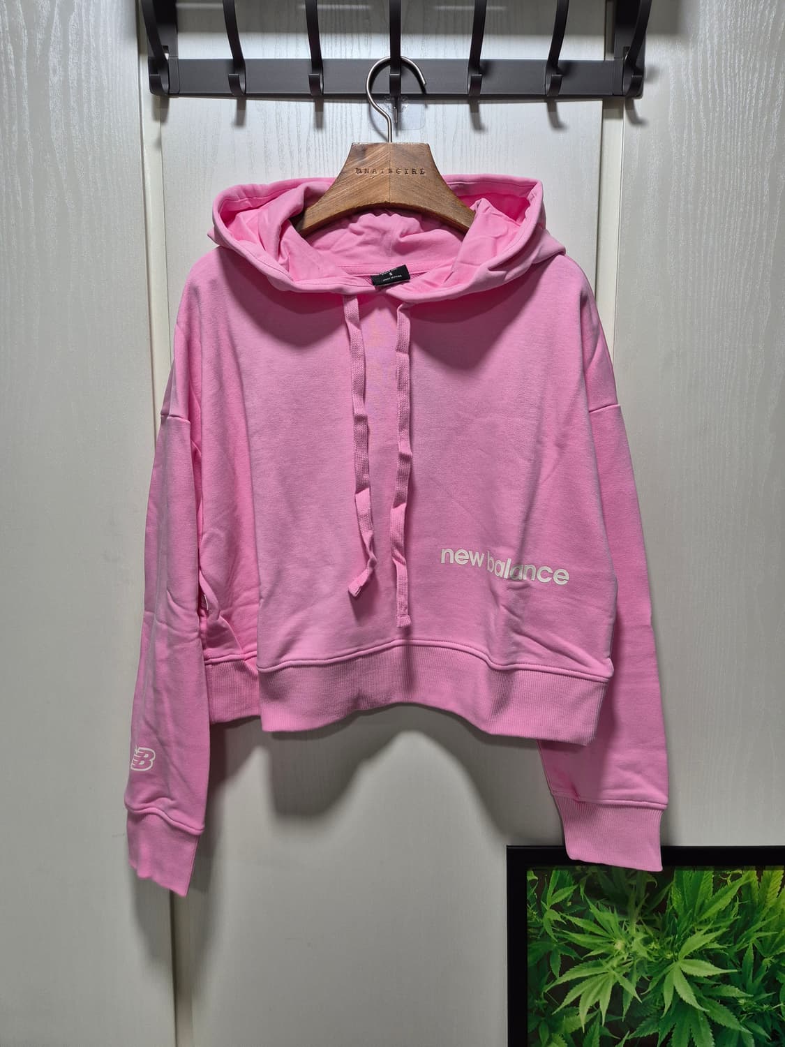 뉴발란스 핑크 크롭 후드티.새상품 상품이미지1