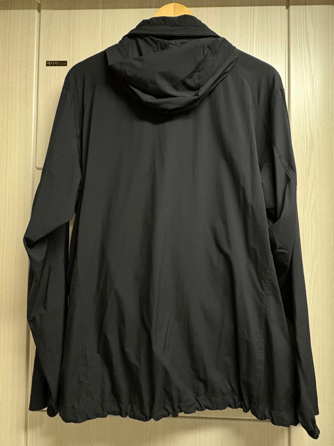 아크테릭스 블랙 바람막이 XL 상품이미지2