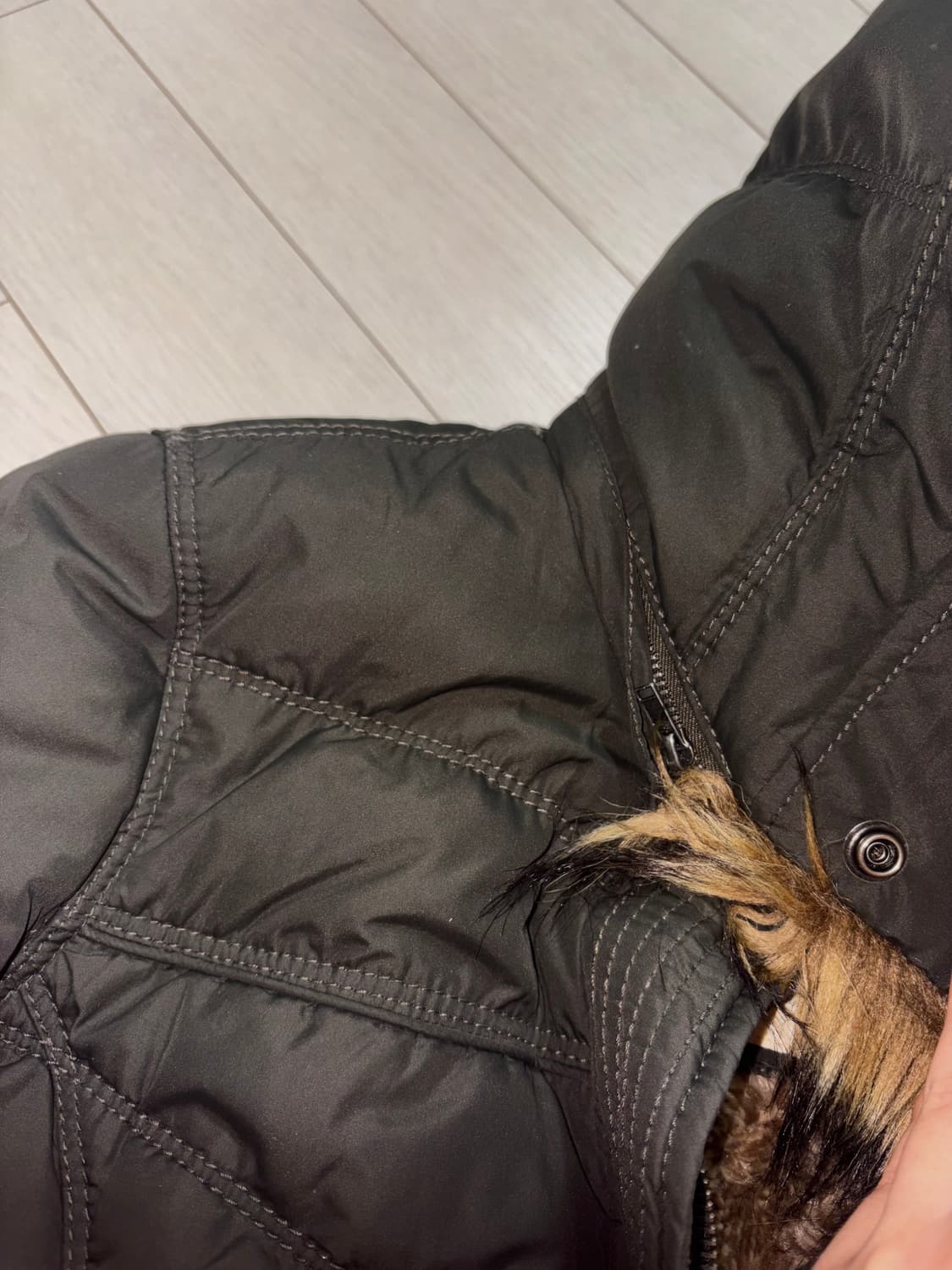 홀리스터 울프죠 털 후드 패딩 L 상품이미지4