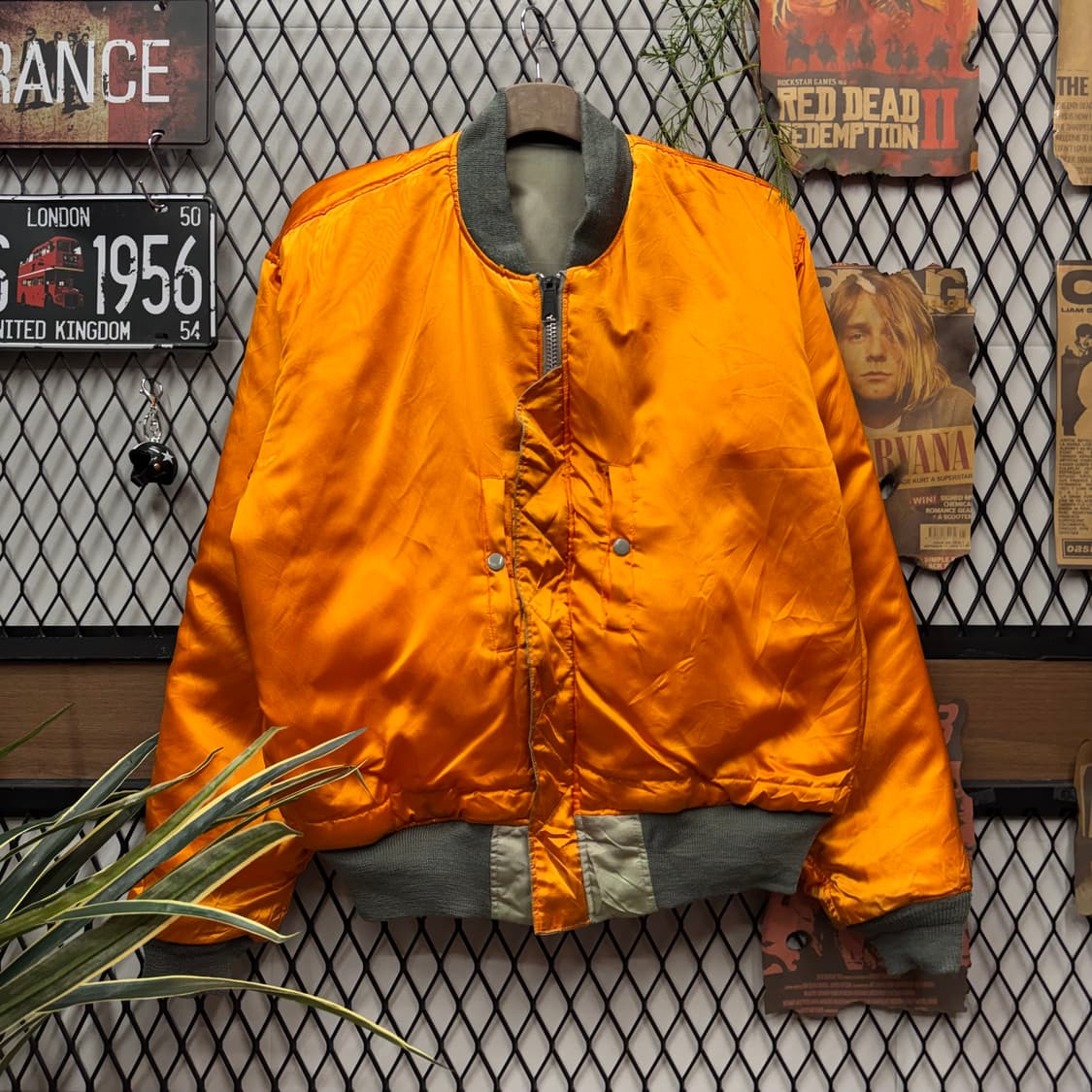 90s 크리넥스 MA-1 리버시블 봄버 자켓 후면 로고 포인트 카키 상품이미지3