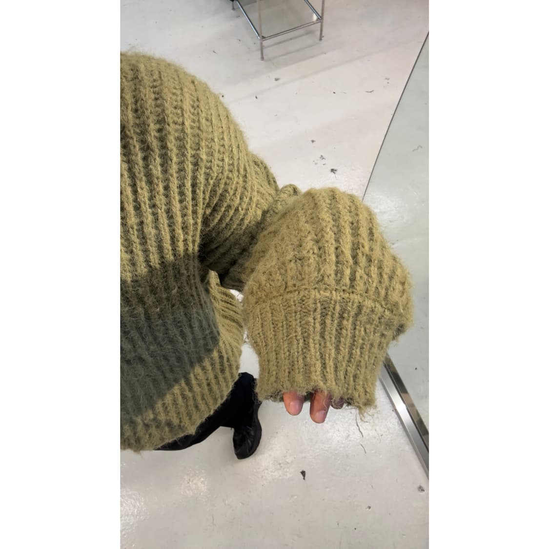 jour mignon 모스그린 헤어리 오버핏 니트 상품이미지1