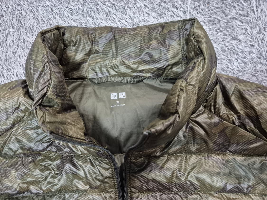 유니클로 남성 카모 경량 패딩 조끼 XL 상품이미지3