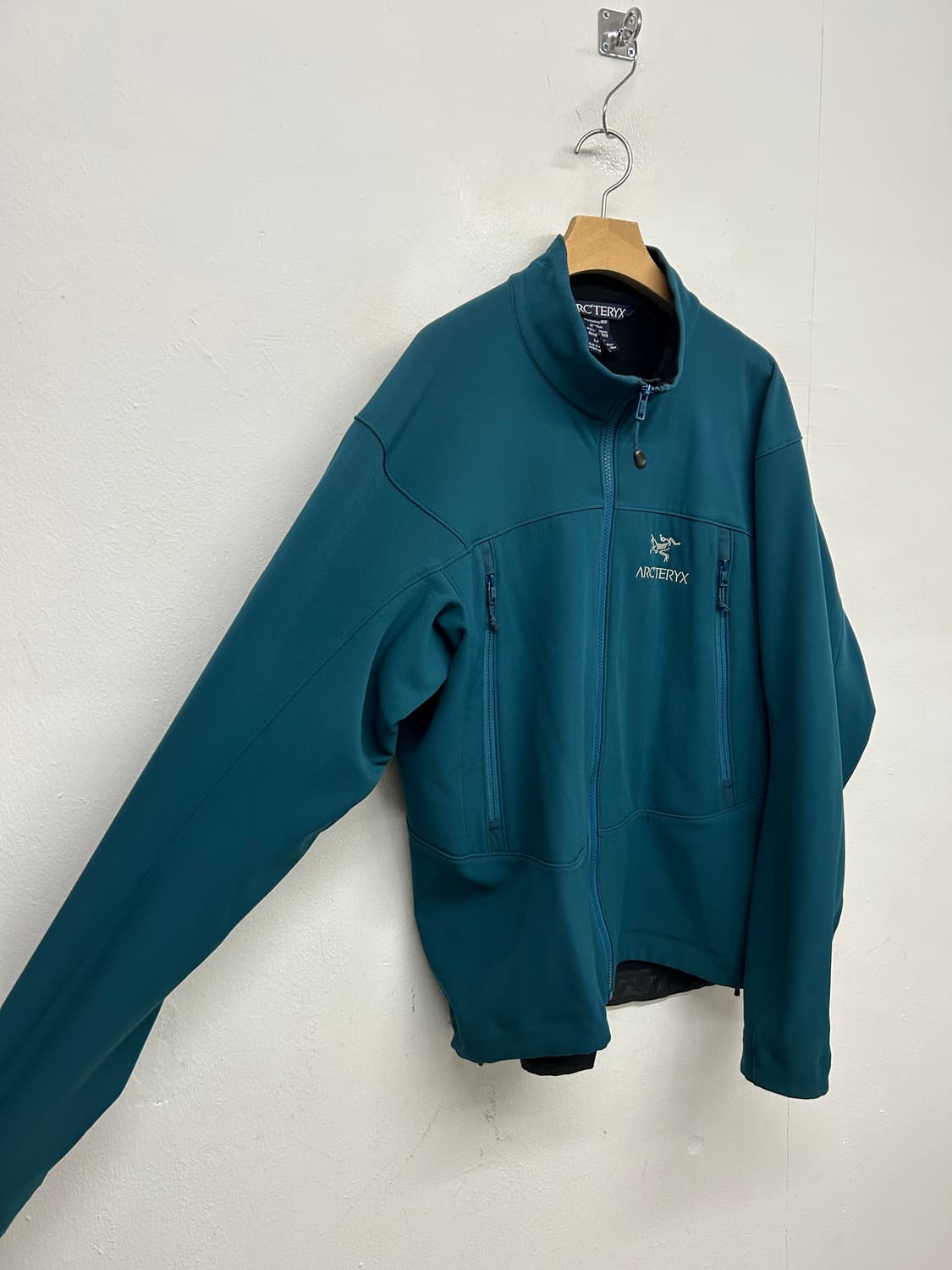 아크테릭스 소프트쉘 자켓 상품이미지2