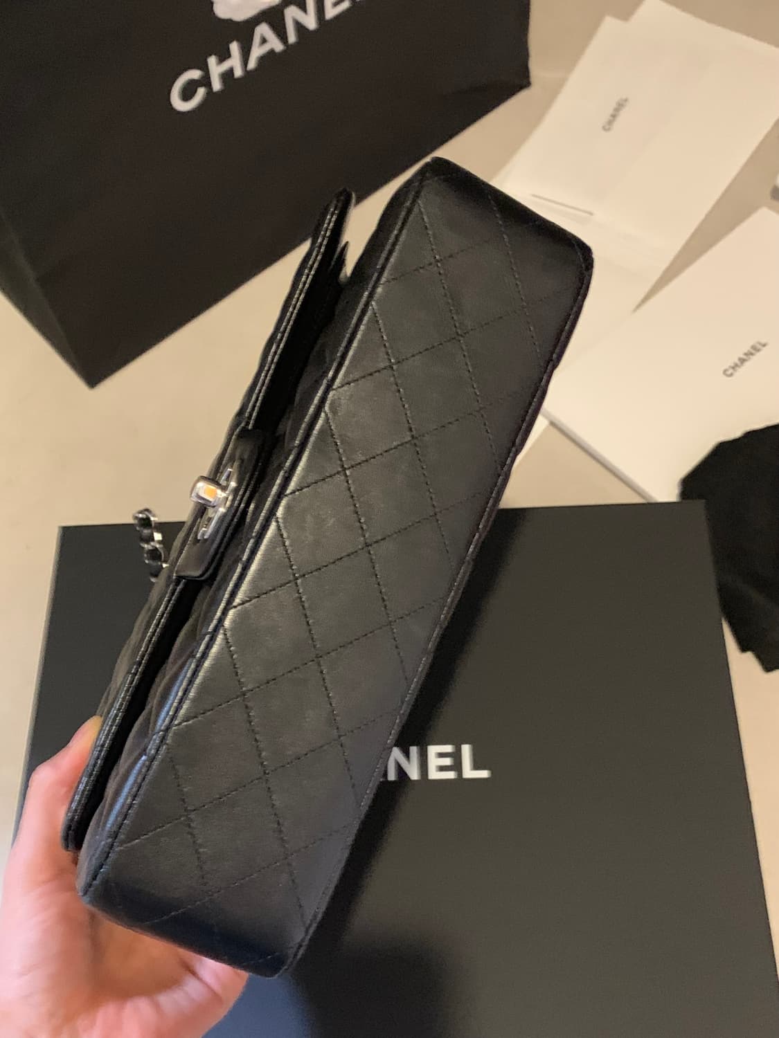샤넬 클래식 미듐 램스킨 은장 상품이미지6