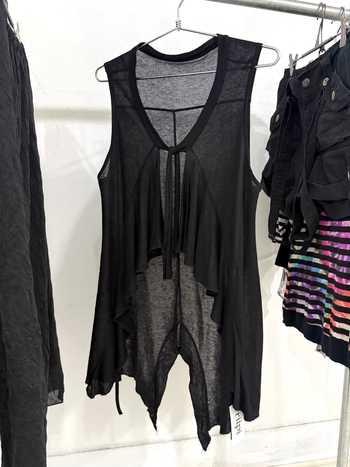 Black Asymmetrical Sleeveless Cardigan 상품이미지1